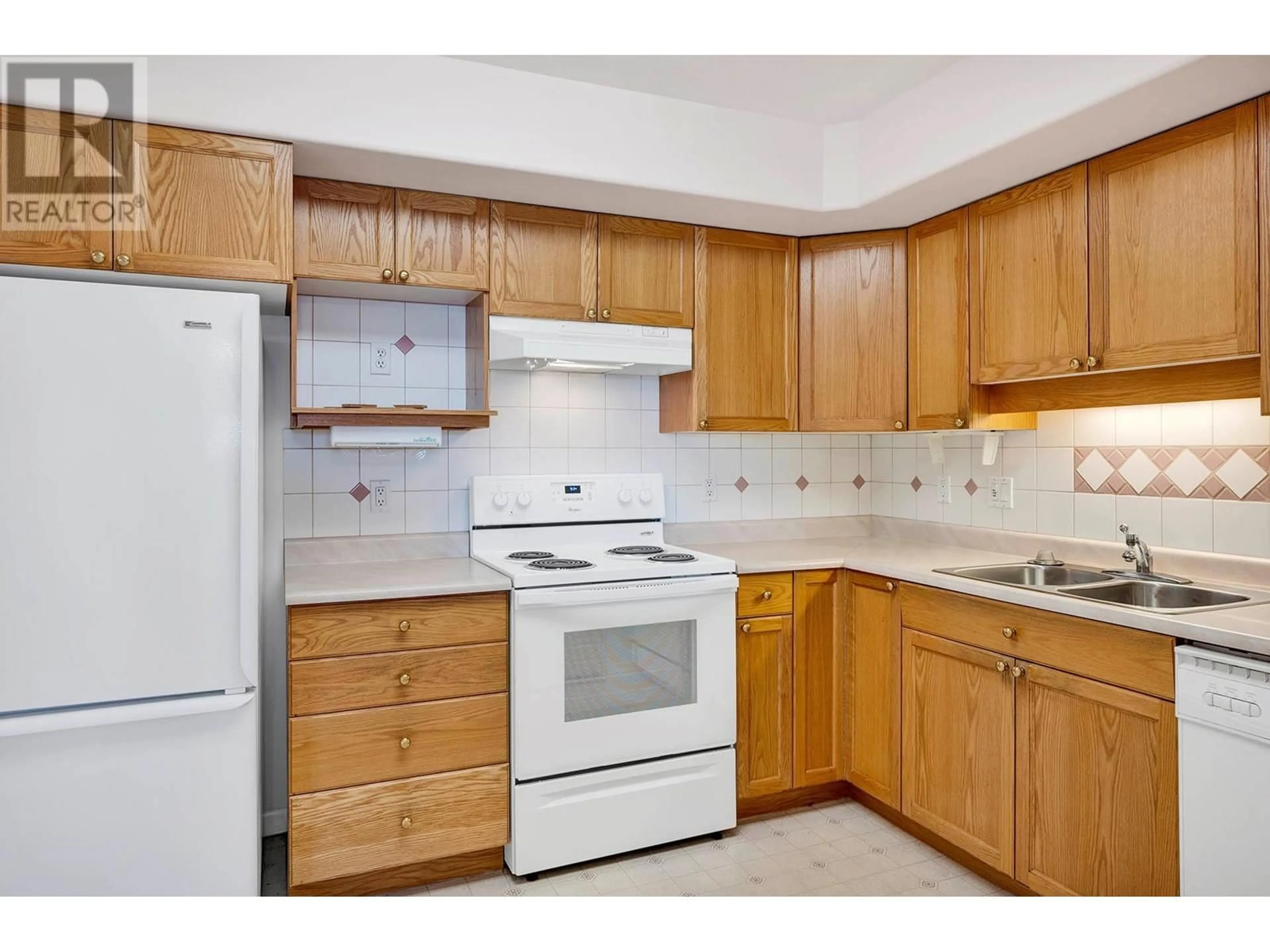 Standard kitchen, unknown for 407 - 860 NICOLANI DRIVE, Kamloops British Columbia V2B5B3