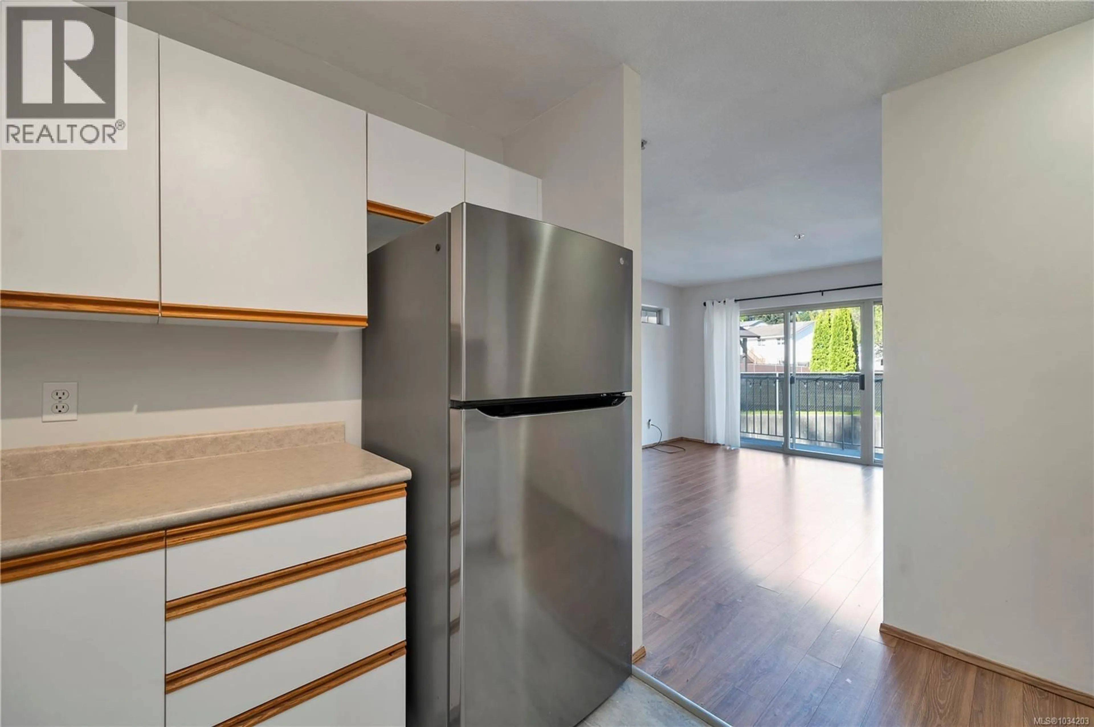 Standard kitchen, unknown for 3A - 1350 CREEKSIDE WAY, Campbell River British Columbia V9W6R7