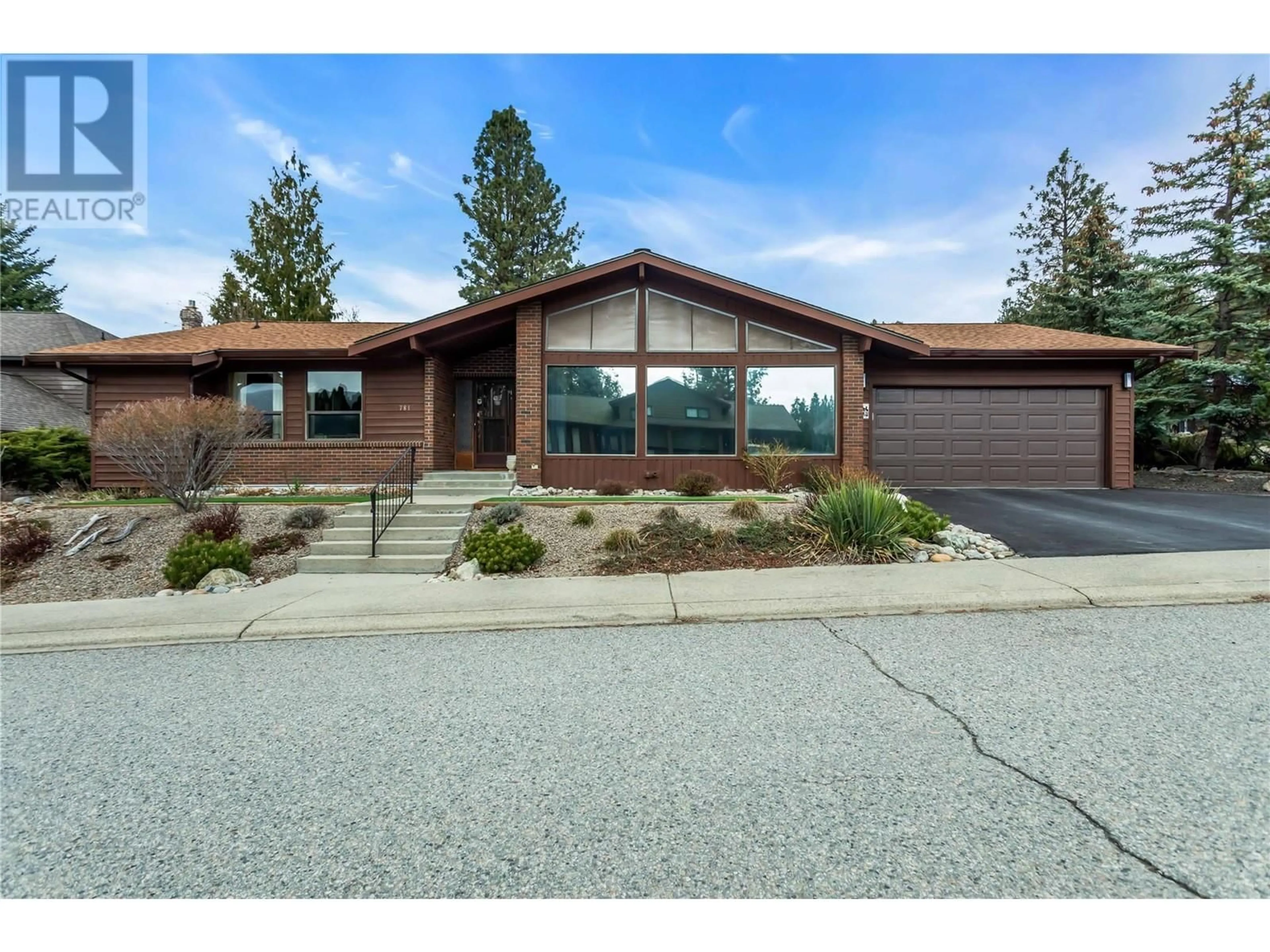 Home with vinyl exterior material, street for 781 BALSAM AVENUE, Penticton British Columbia V2A7Y8