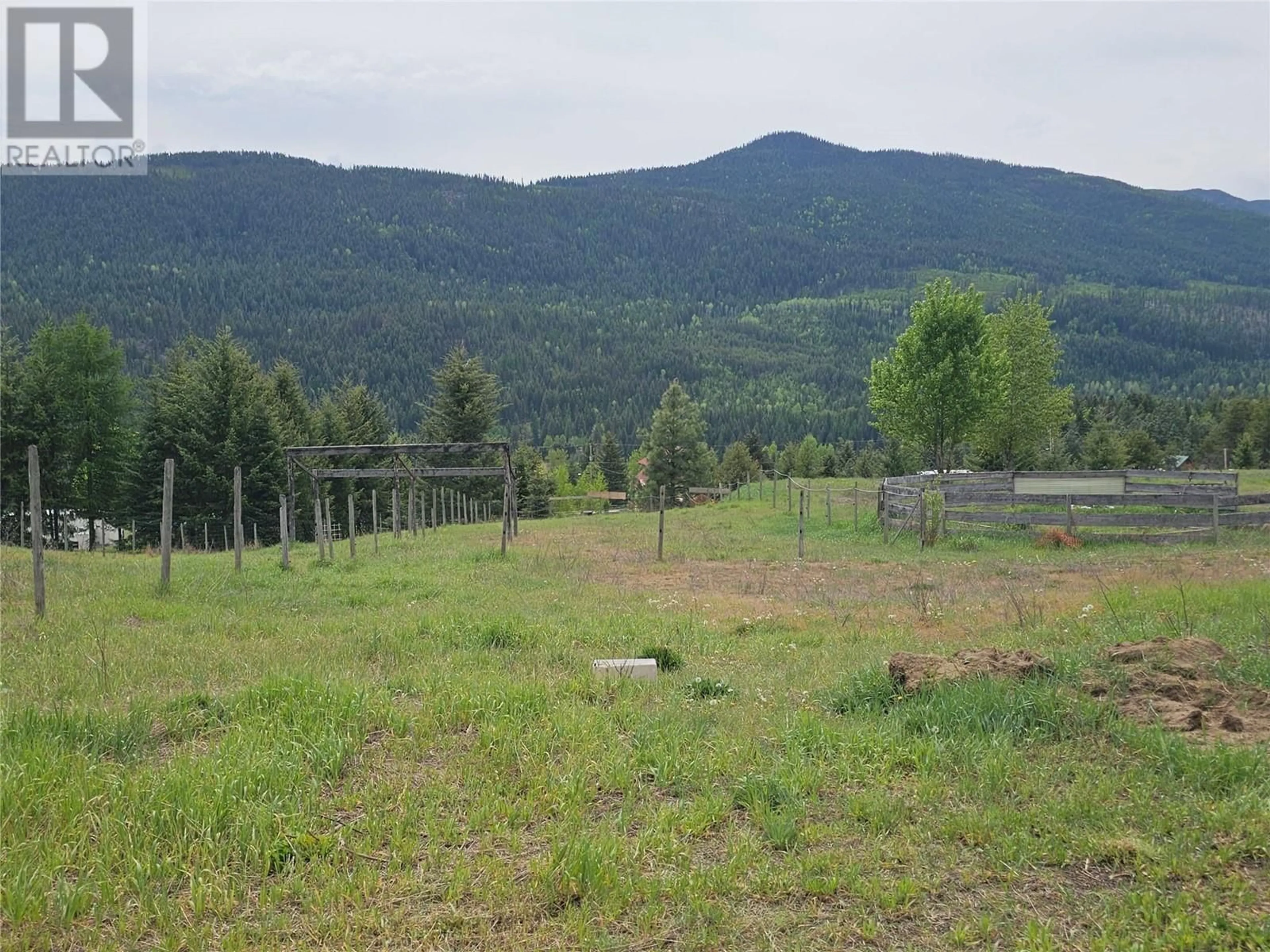 A pic from outside/outdoor area/front of a property/back of a property/a pic from drone, mountain view for 3684 KRESTOVA ROAD, Krestova British Columbia V0G1H2
