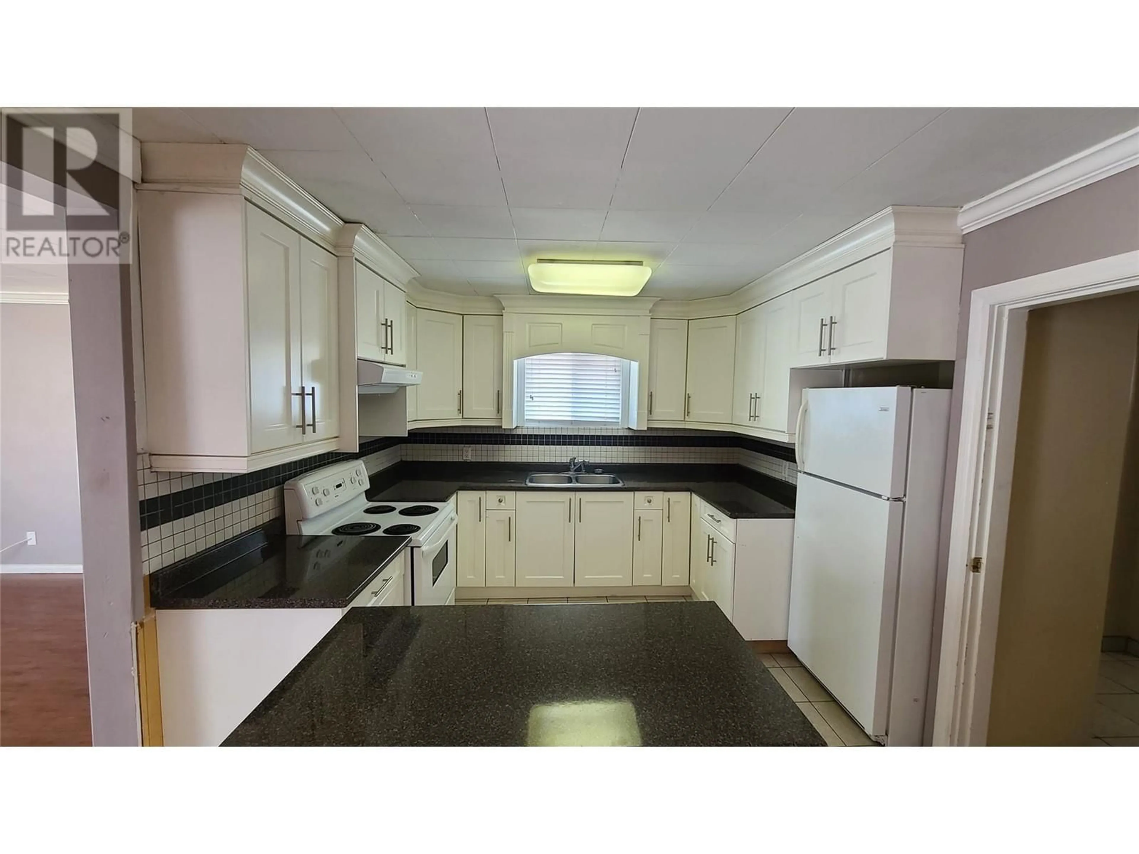 Standard kitchen, unknown for 6056 SPARTAN STREET, Oliver British Columbia V0H1T0