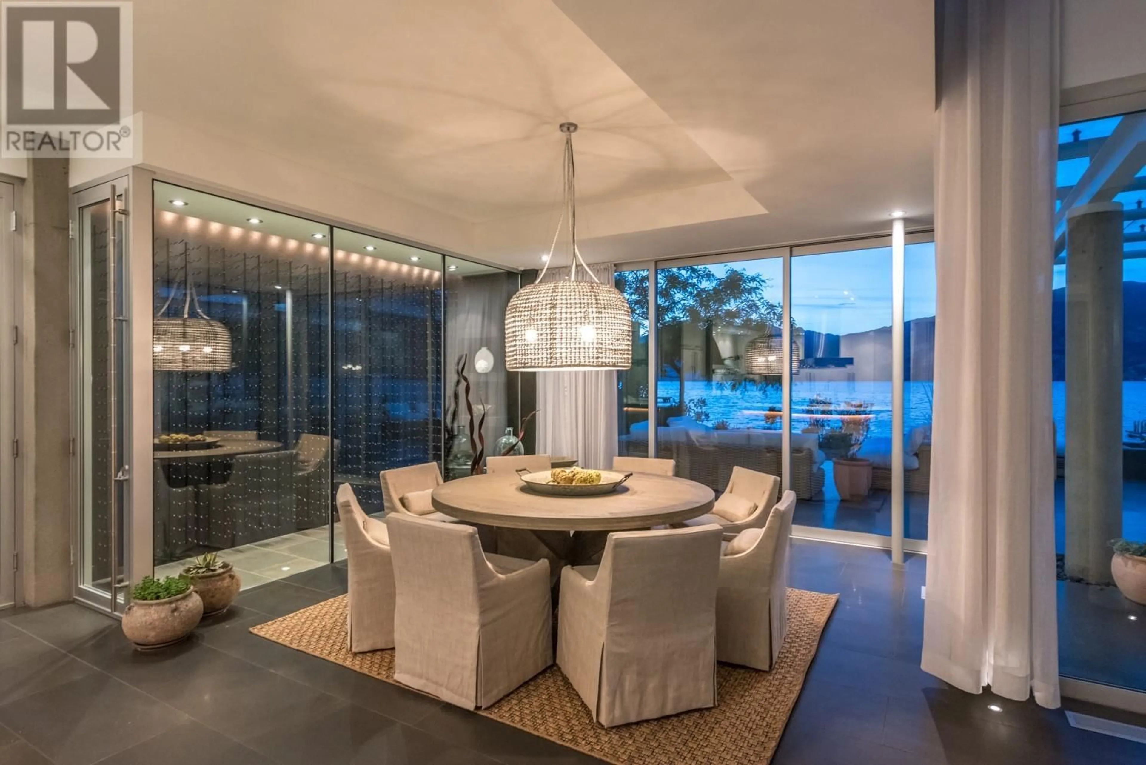 Indoor foyer for 2550 LANDRY CRESCENT, Summerland British Columbia V0H1Z9