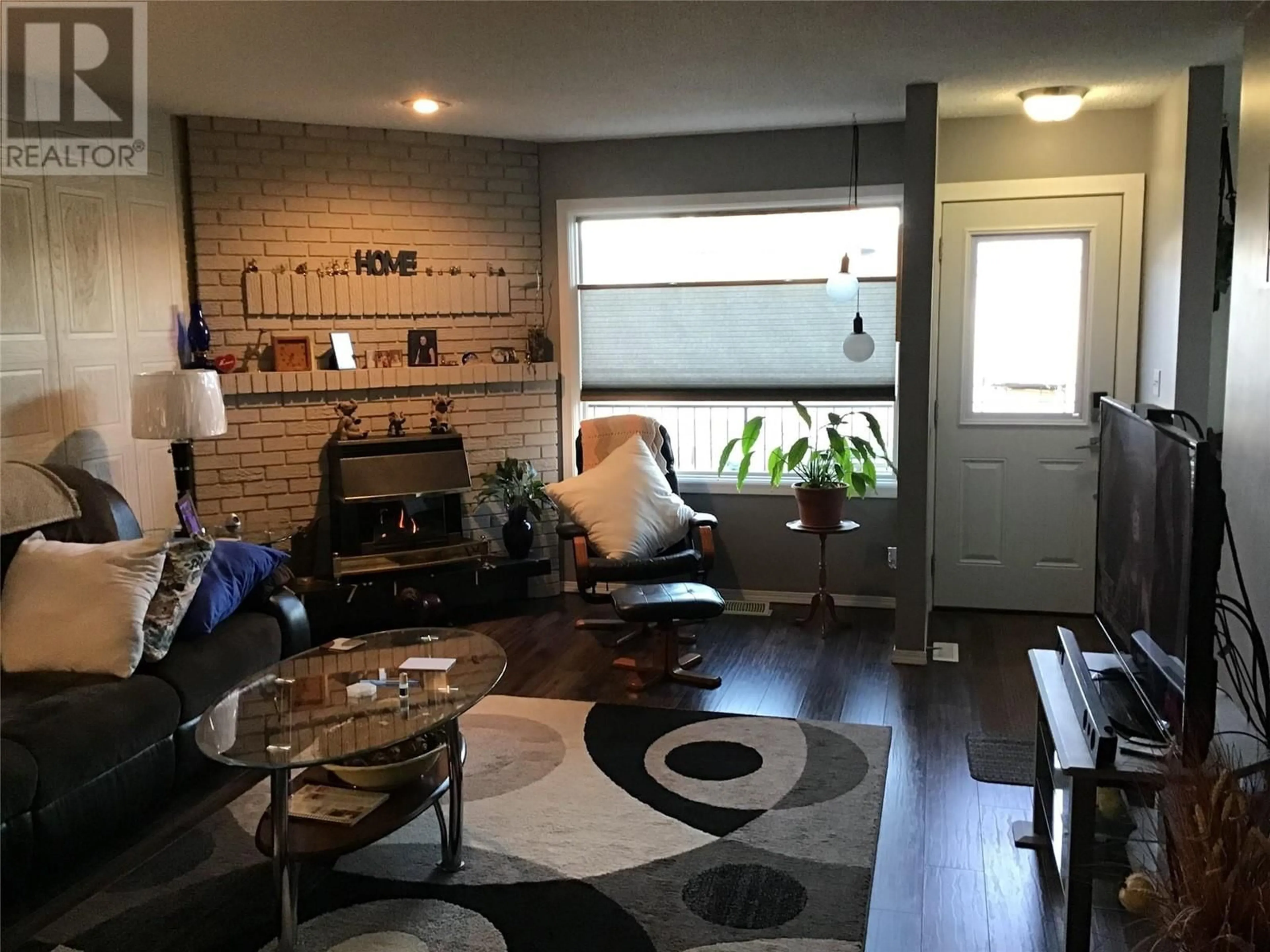 Living room with furniture, unknown for 1012 LAROQUE STREET, Kamloops British Columbia V2B5L5
