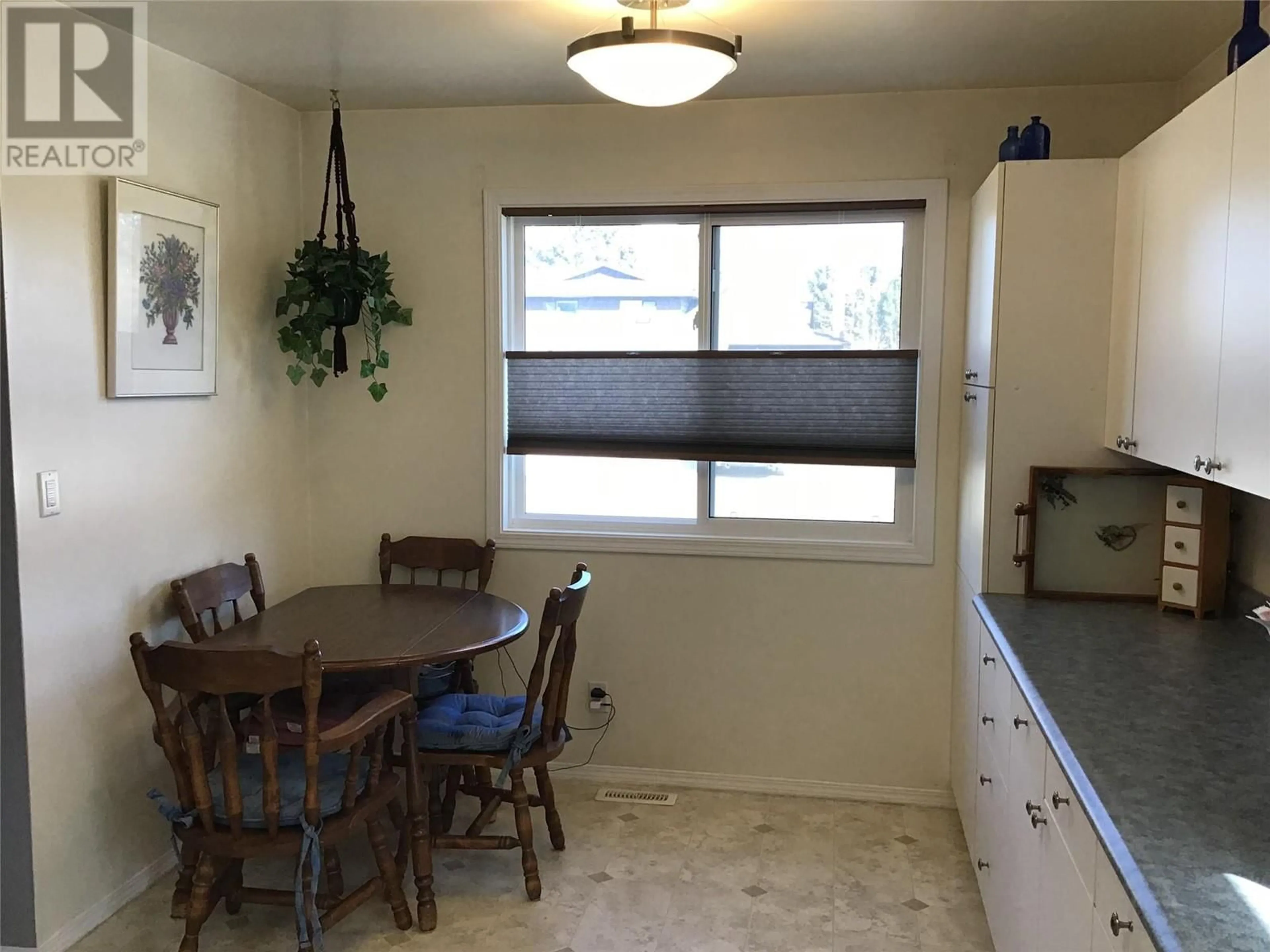 Unknown for 1012 LAROQUE STREET, Kamloops British Columbia V2B5L5