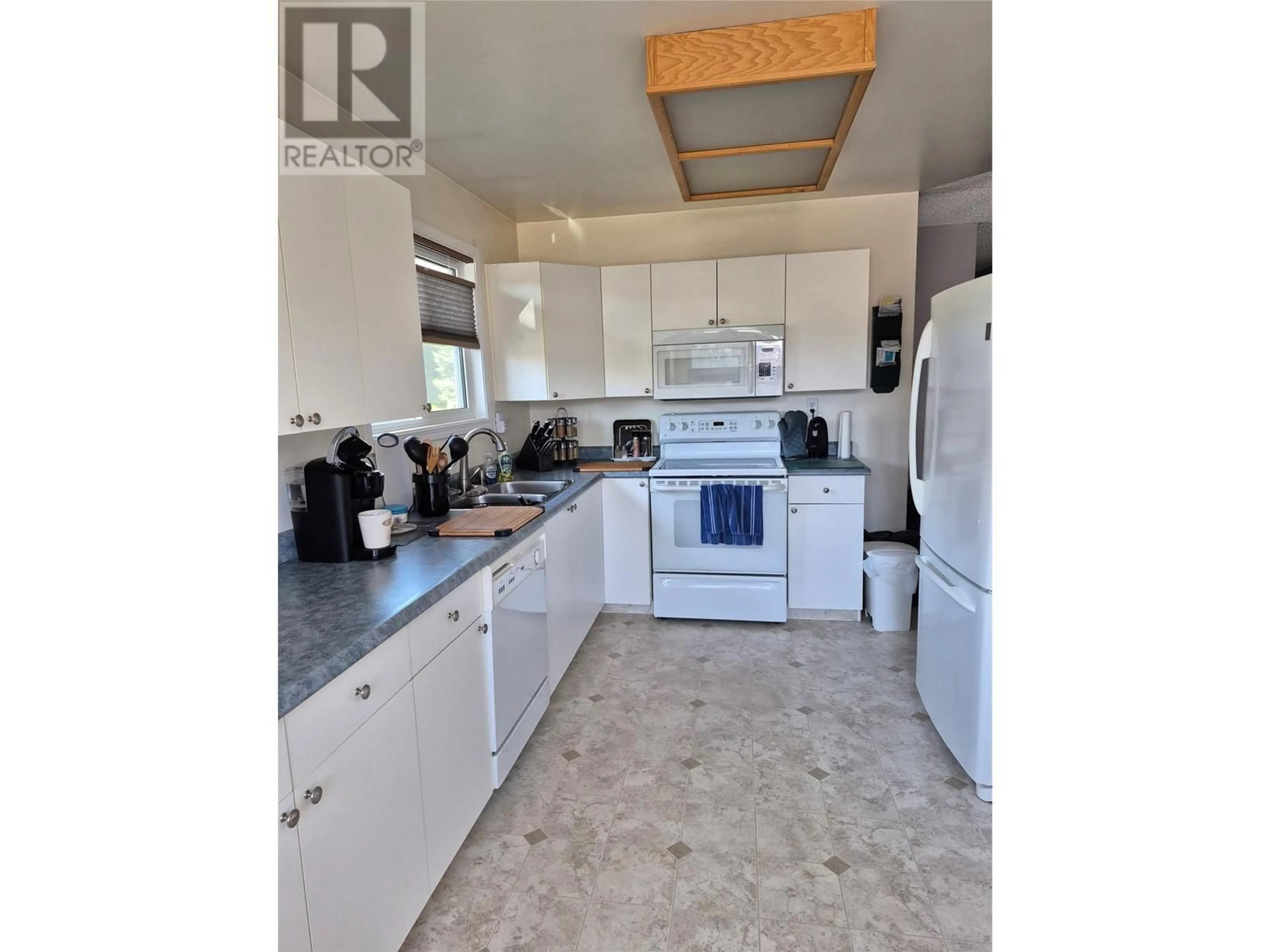Unknown for 1012 LAROQUE STREET, Kamloops British Columbia V2B5L5