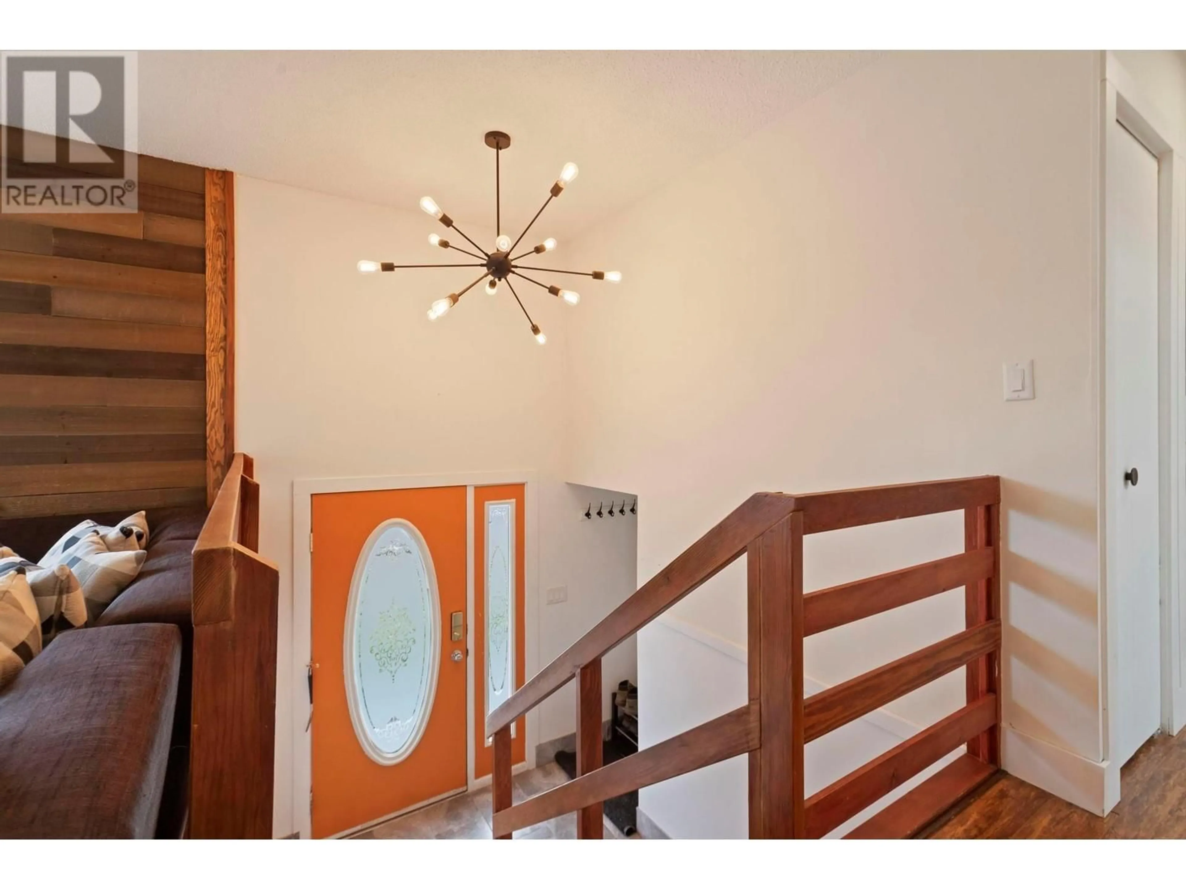 Indoor foyer for 9126 SHANKS ROAD, Lake Country British Columbia V4V1M4