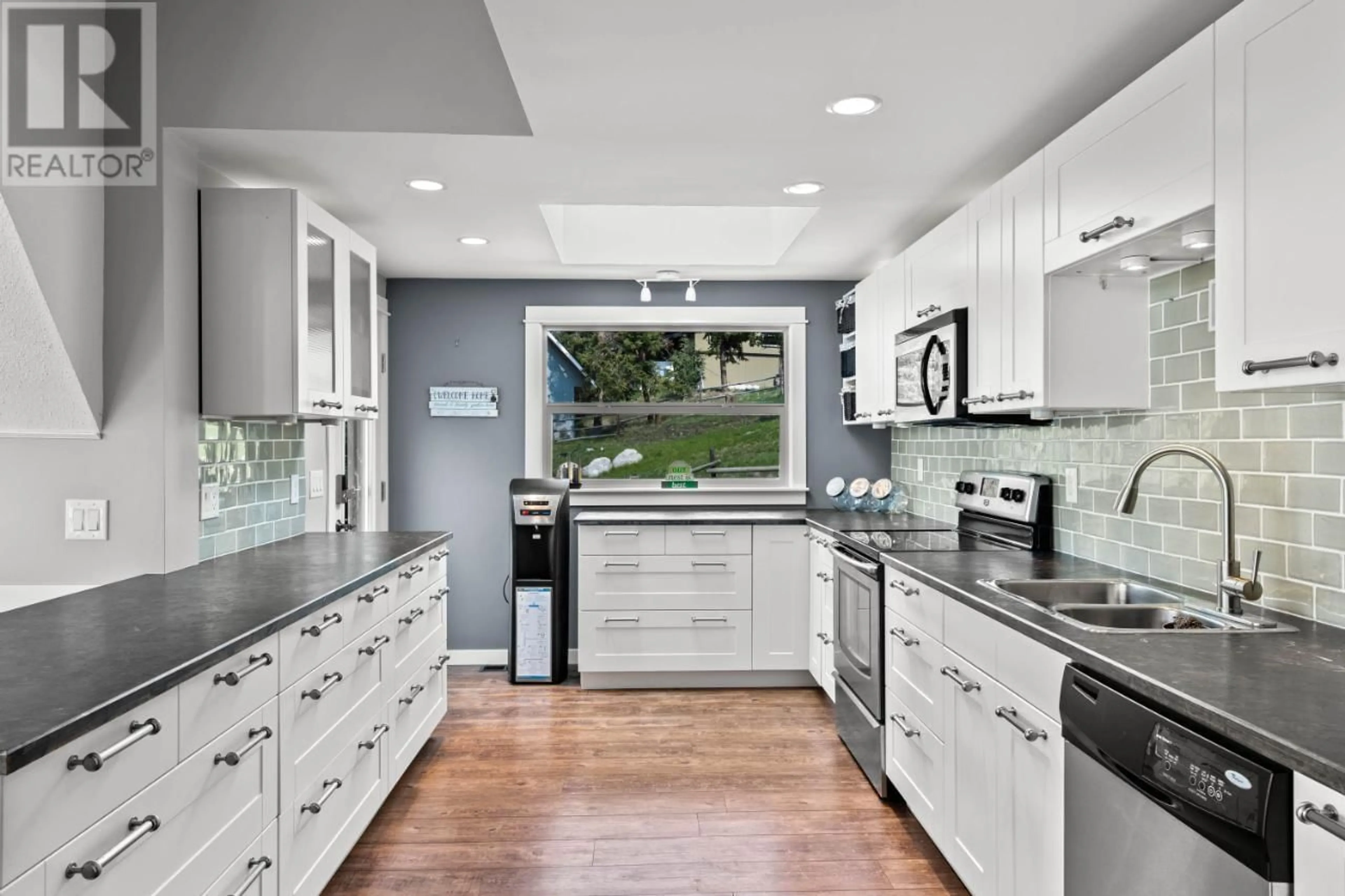 Contemporary kitchen, ceramic/tile floor for 9027 PLANET MINE ROAD, Kamloops British Columbia V0E1S0