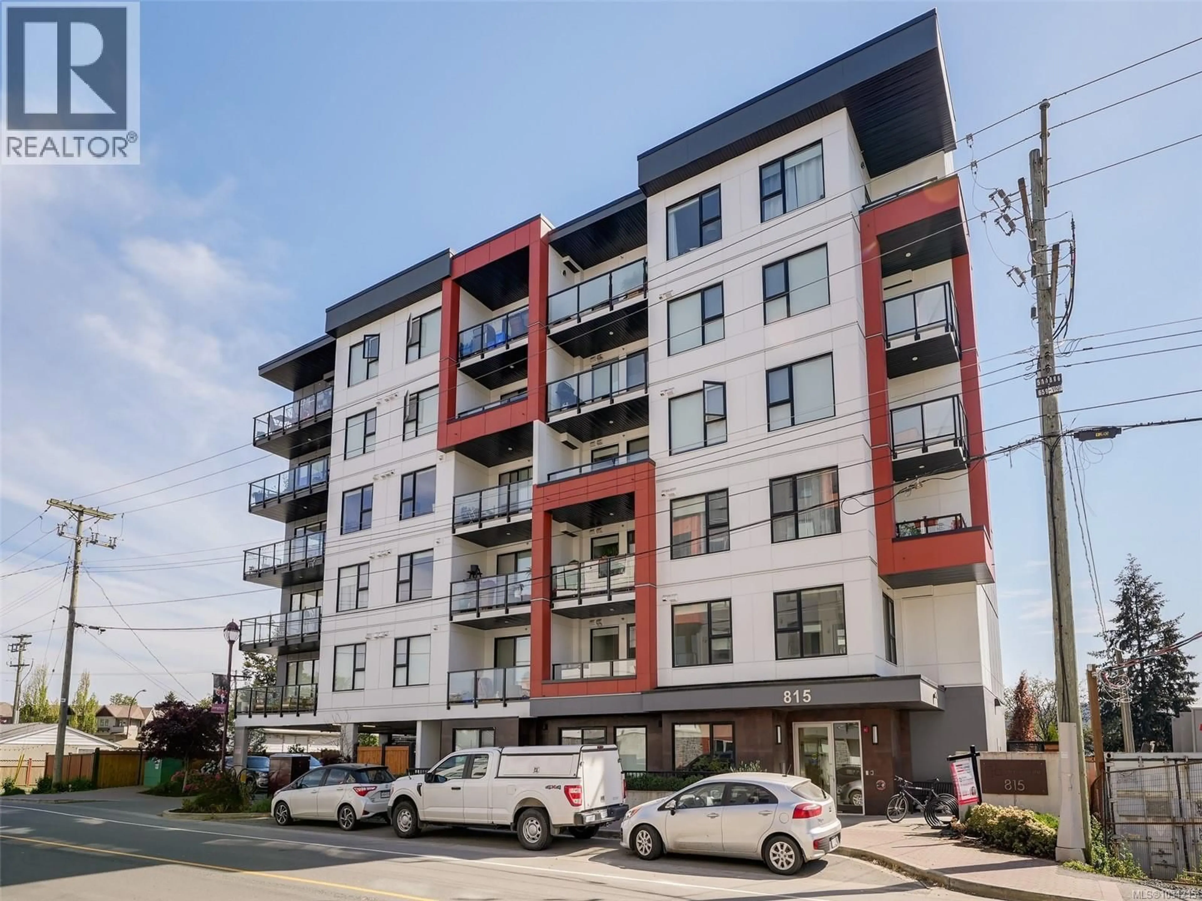 A pic from outside/outdoor area/front of a property/back of a property/a pic from drone, building for 301 - 815 ORONO AVENUE, Langford British Columbia V9B2T9