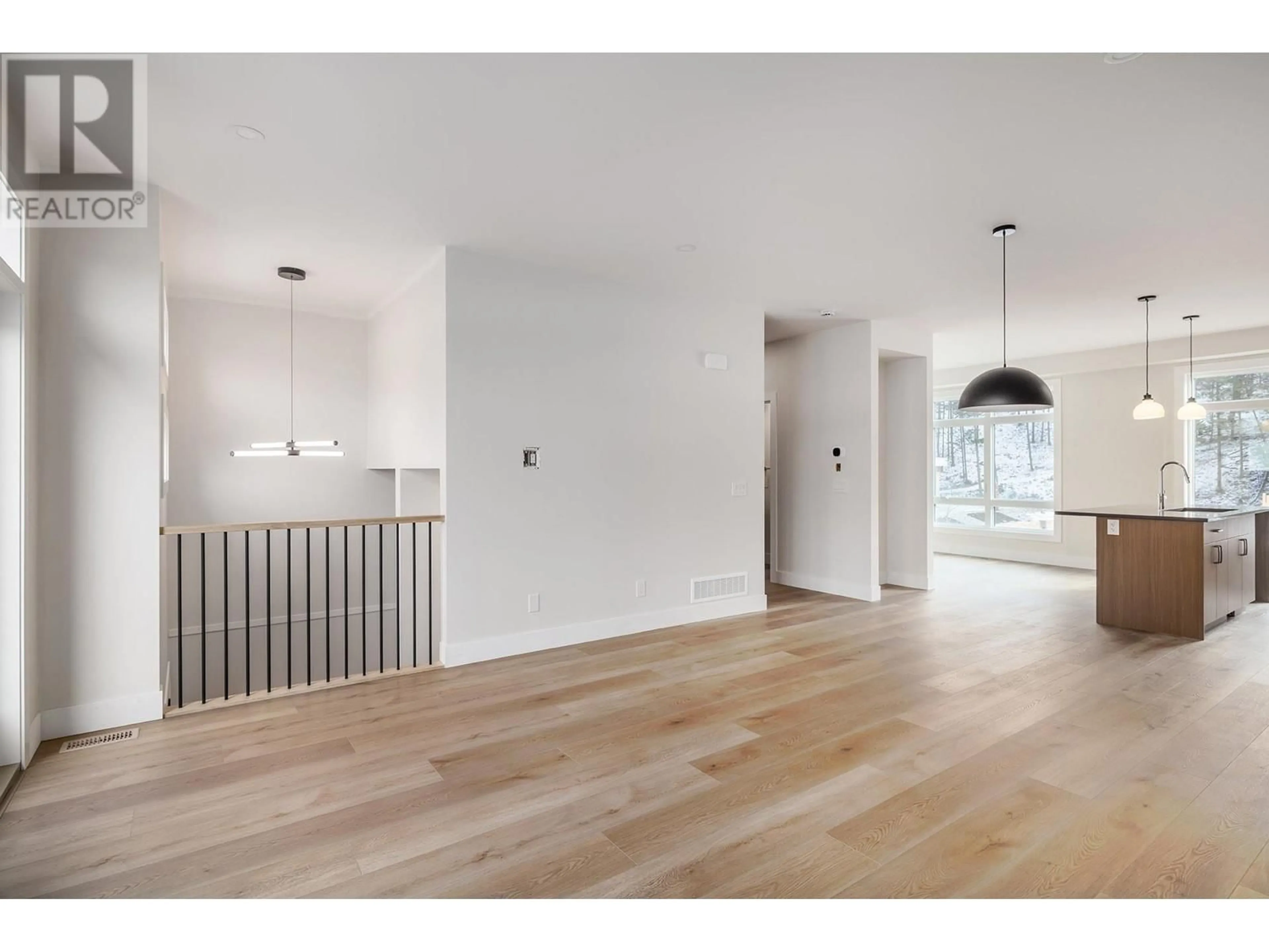 Unknown for 5 - 3425 HILLTOWN DRIVE, Kelowna British Columbia V1V2B5