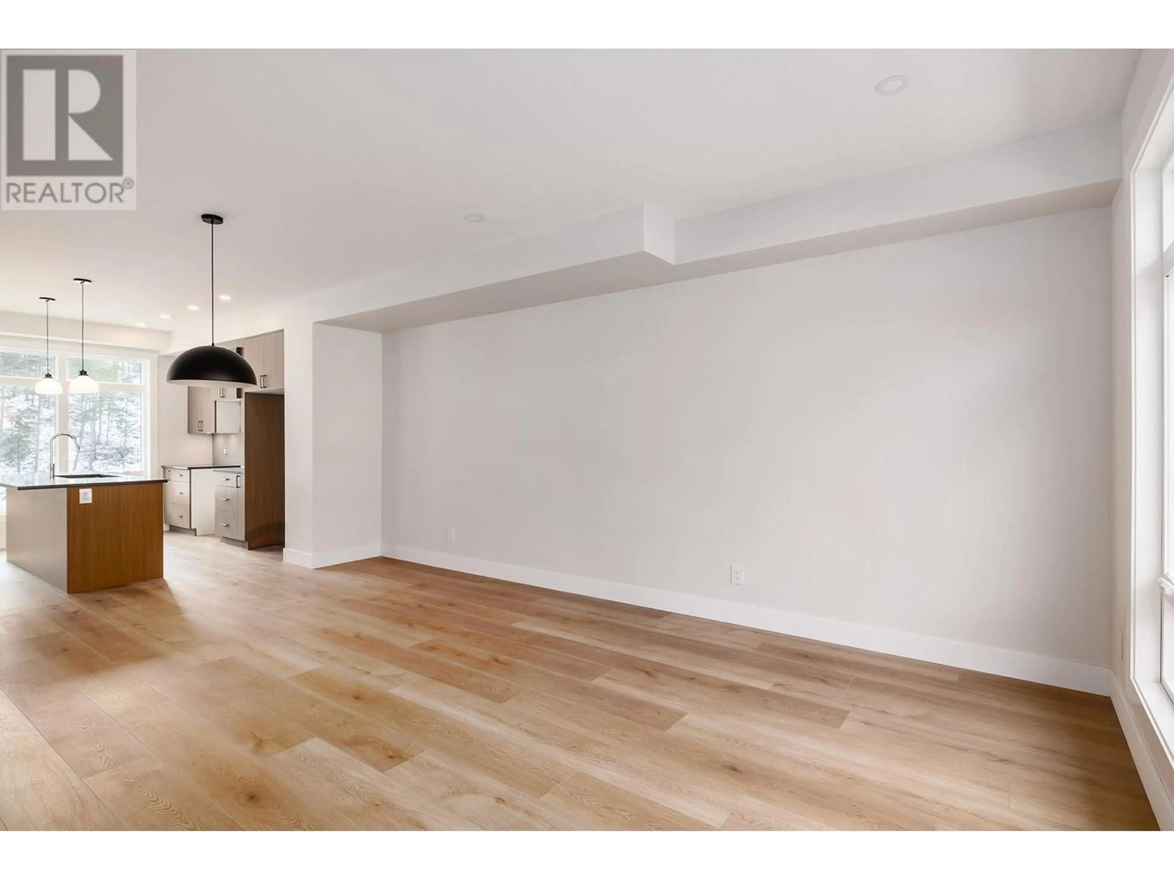 A pic of a room for 5 - 3425 HILLTOWN DRIVE, Kelowna British Columbia V1V2B5