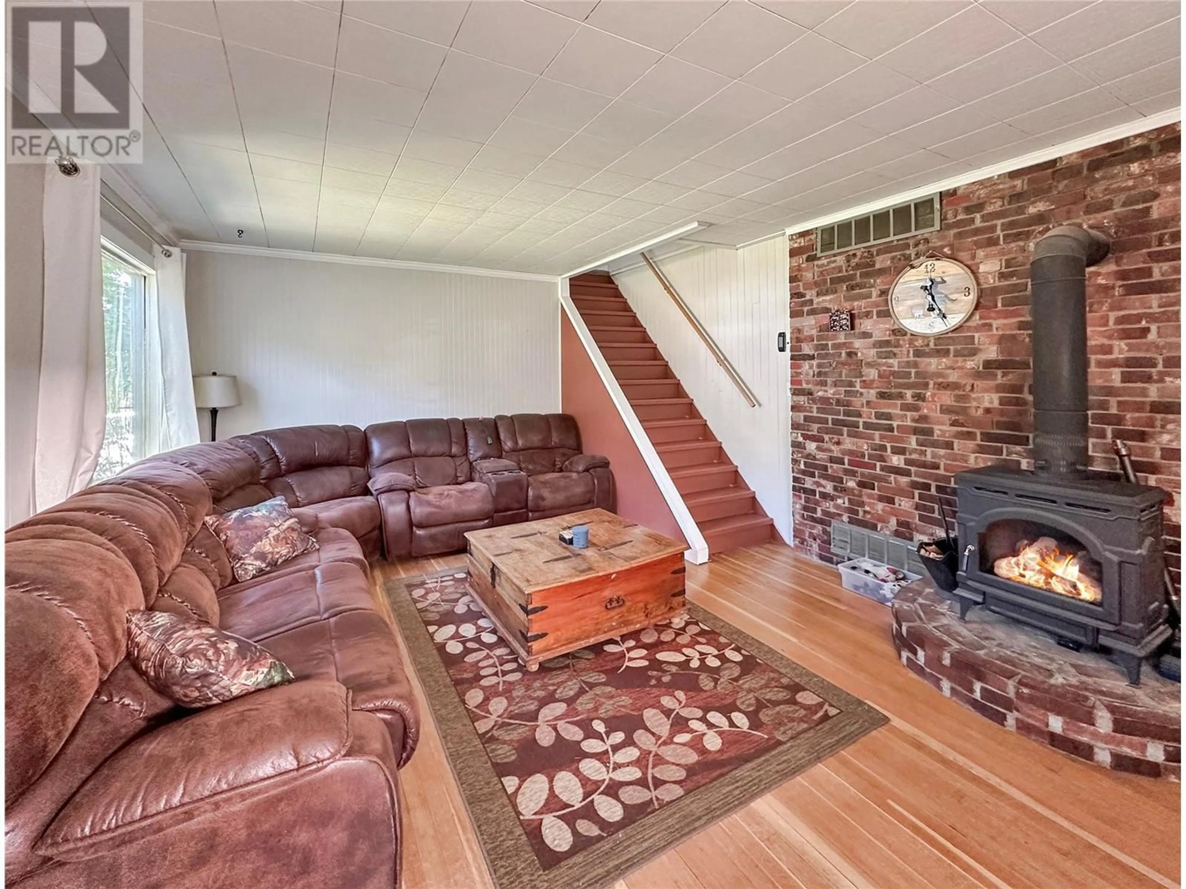 Living room with furniture, unknown for 292 ANGELA AVENUE, Princeton British Columbia V0X1W0