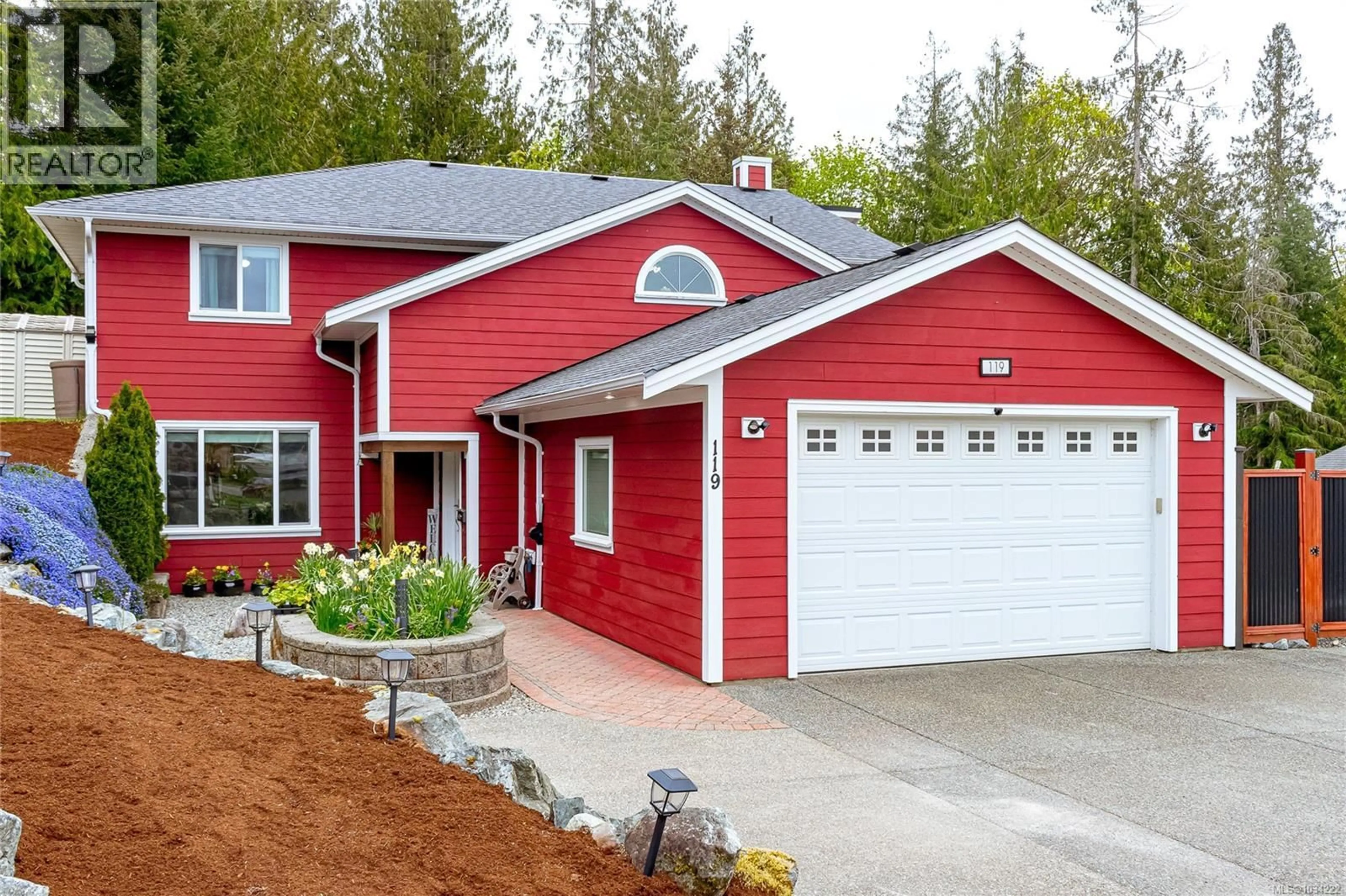 Home with vinyl exterior material, street for 119 BEECH CRESCENT, Lake Cowichan British Columbia V0R2G0