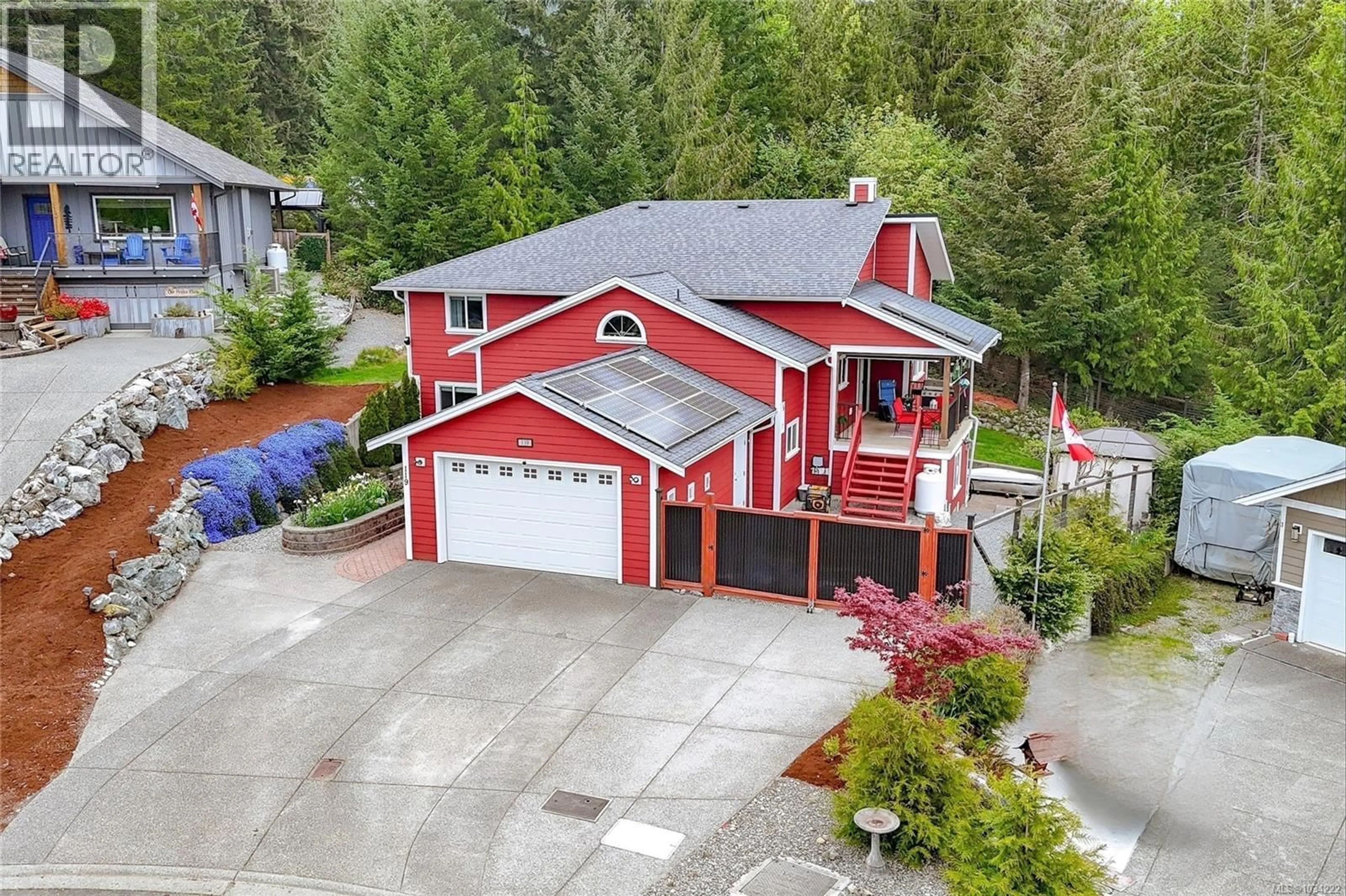 A pic from outside/outdoor area/front of a property/back of a property/a pic from drone, street for 119 BEECH CRESCENT, Lake Cowichan British Columbia V0R2G0
