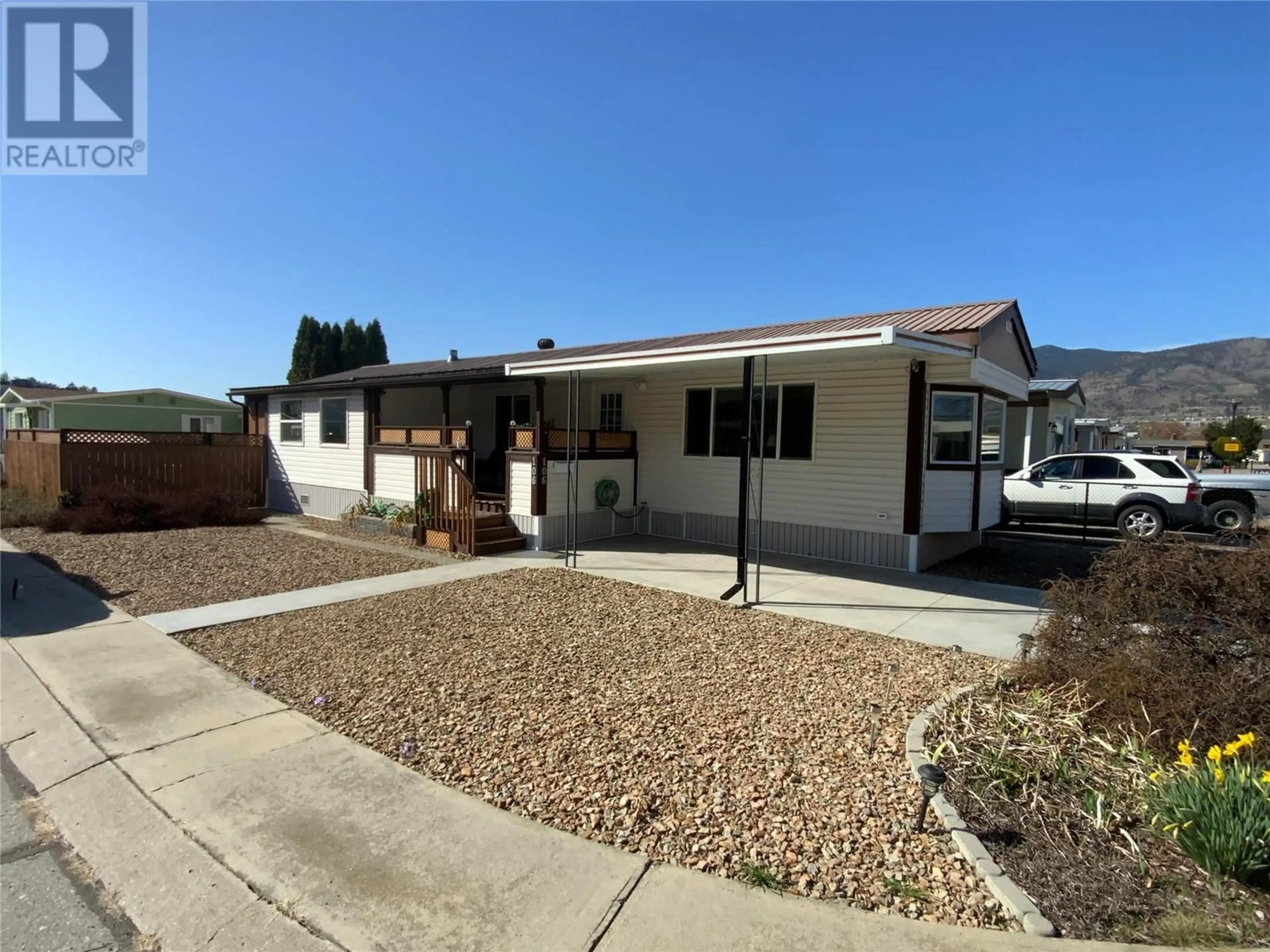 Home with vinyl exterior material, street for 106 - 3105 SOUTH MAIN STREET, Penticton British Columbia V2A7H1