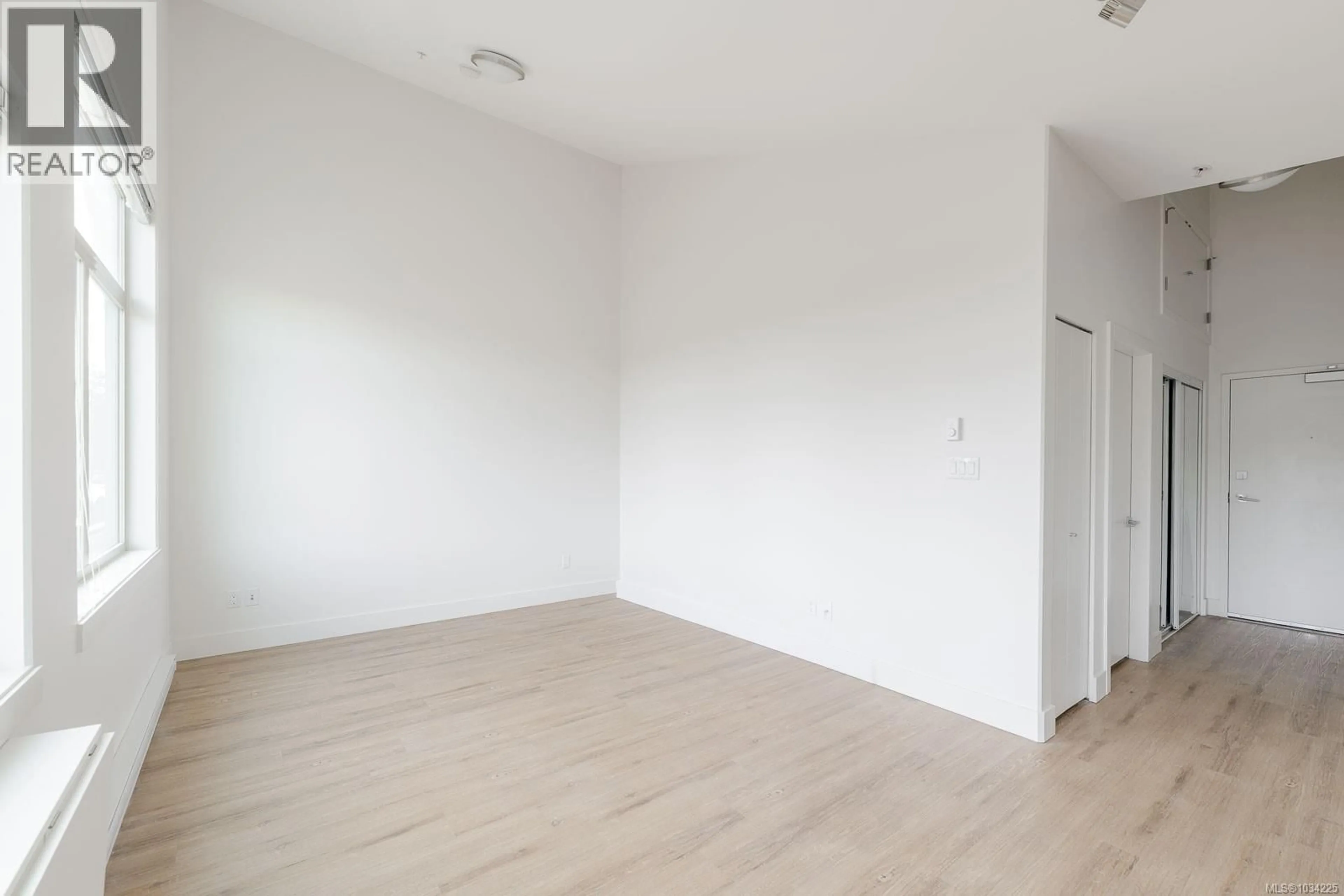 A pic of a room for 207 - 4535 UPLANDS DRIVE, Nanaimo British Columbia V9T6M8
