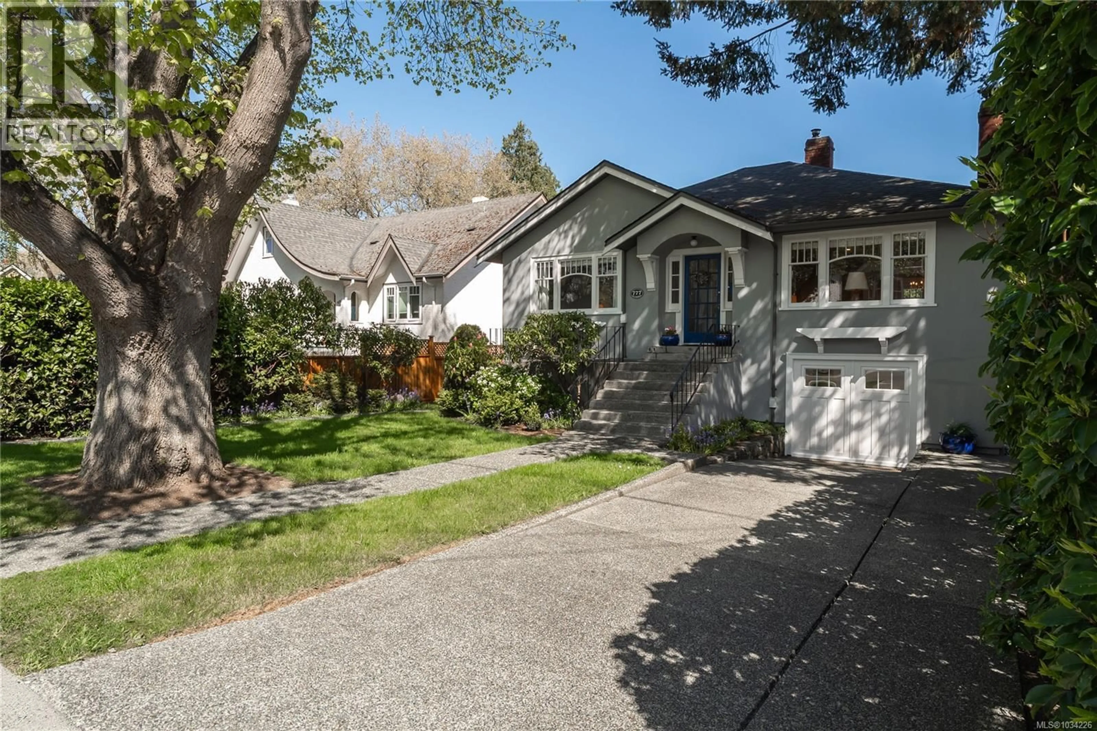 Home with vinyl exterior material, street for 777 ST. PATRICK STREET, Oak Bay British Columbia V8S4X6