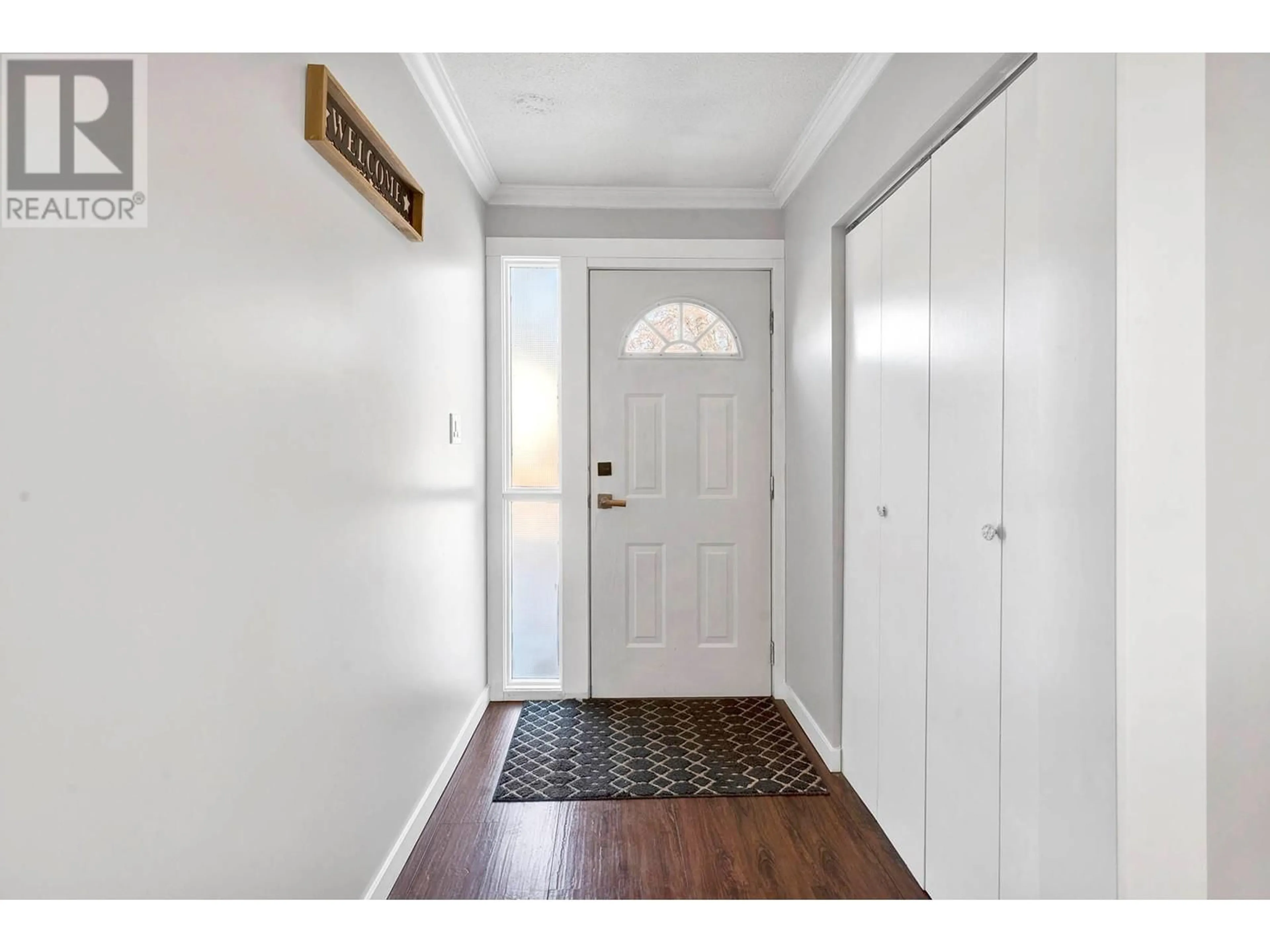 Indoor entryway for 260 TAMARACK AVENUE, Kamloops British Columbia V2B1G7