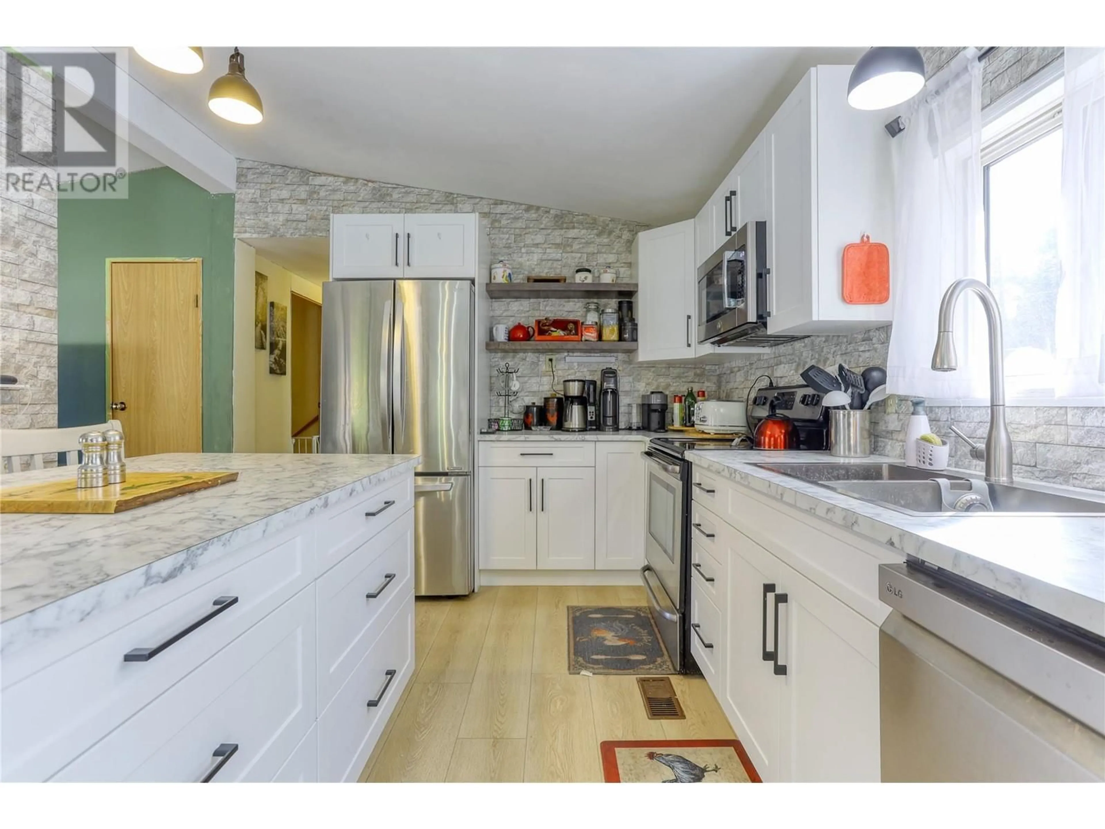 Unknown for 4366 POPLAR RIDGE CRESCENT, Crescent Valley British Columbia V0G1H1