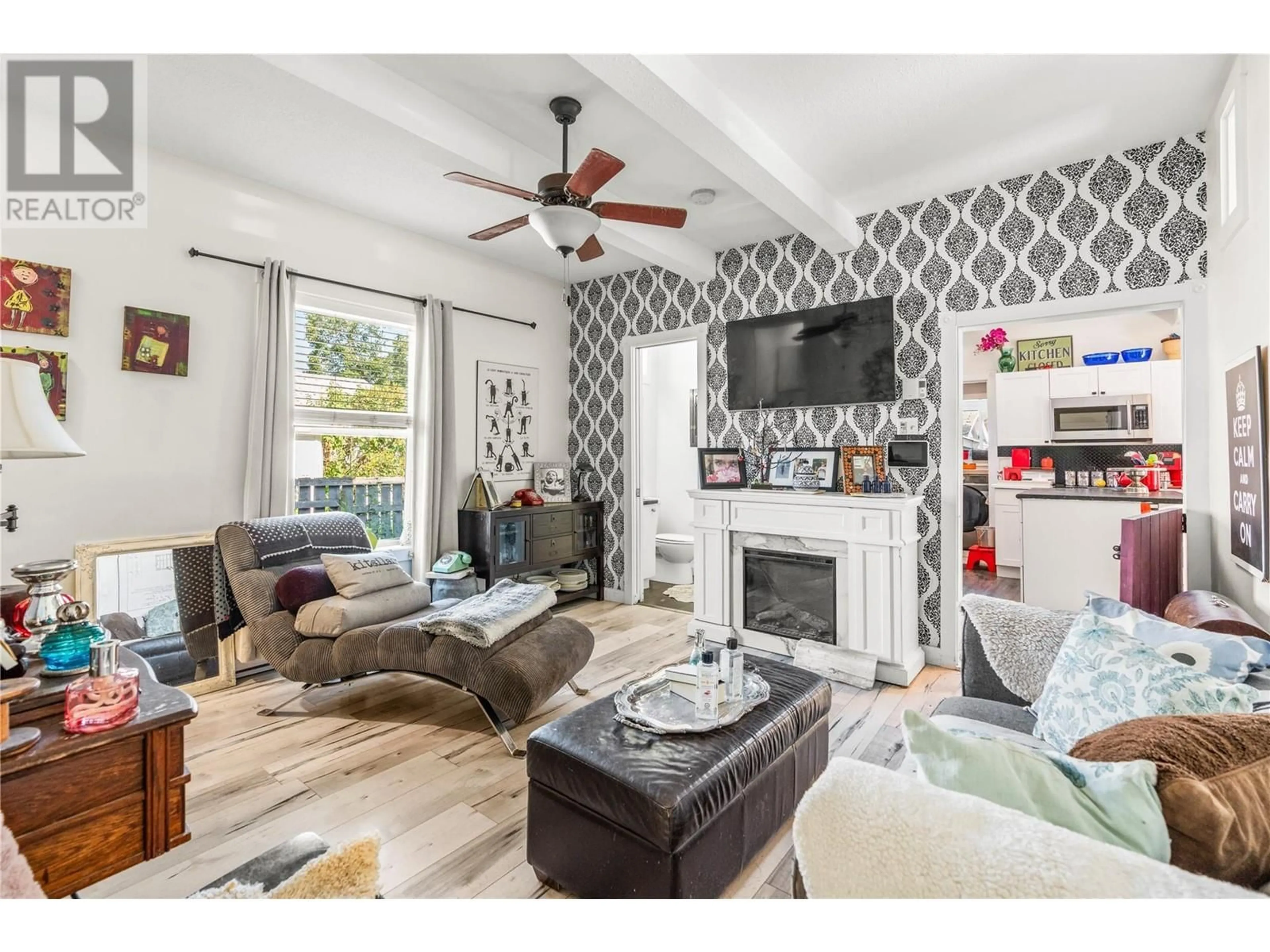 Living room with furniture, unknown for 3408 33RD AVENUE, Vernon British Columbia V1T2P1
