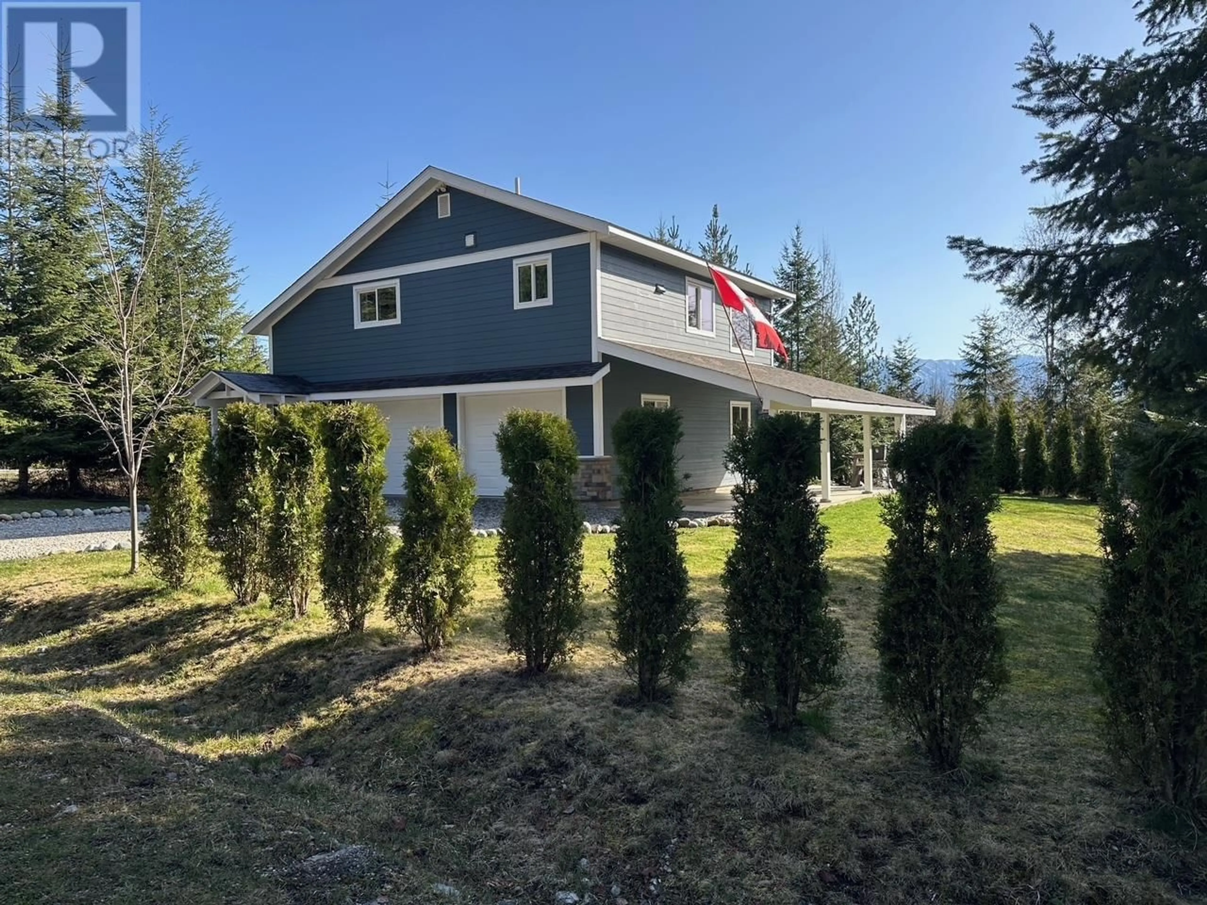 A pic from outside/outdoor area/front of a property/back of a property/a pic from drone, mountain view for 730 HEYLAND ROAD, Balfour British Columbia V0G1C0