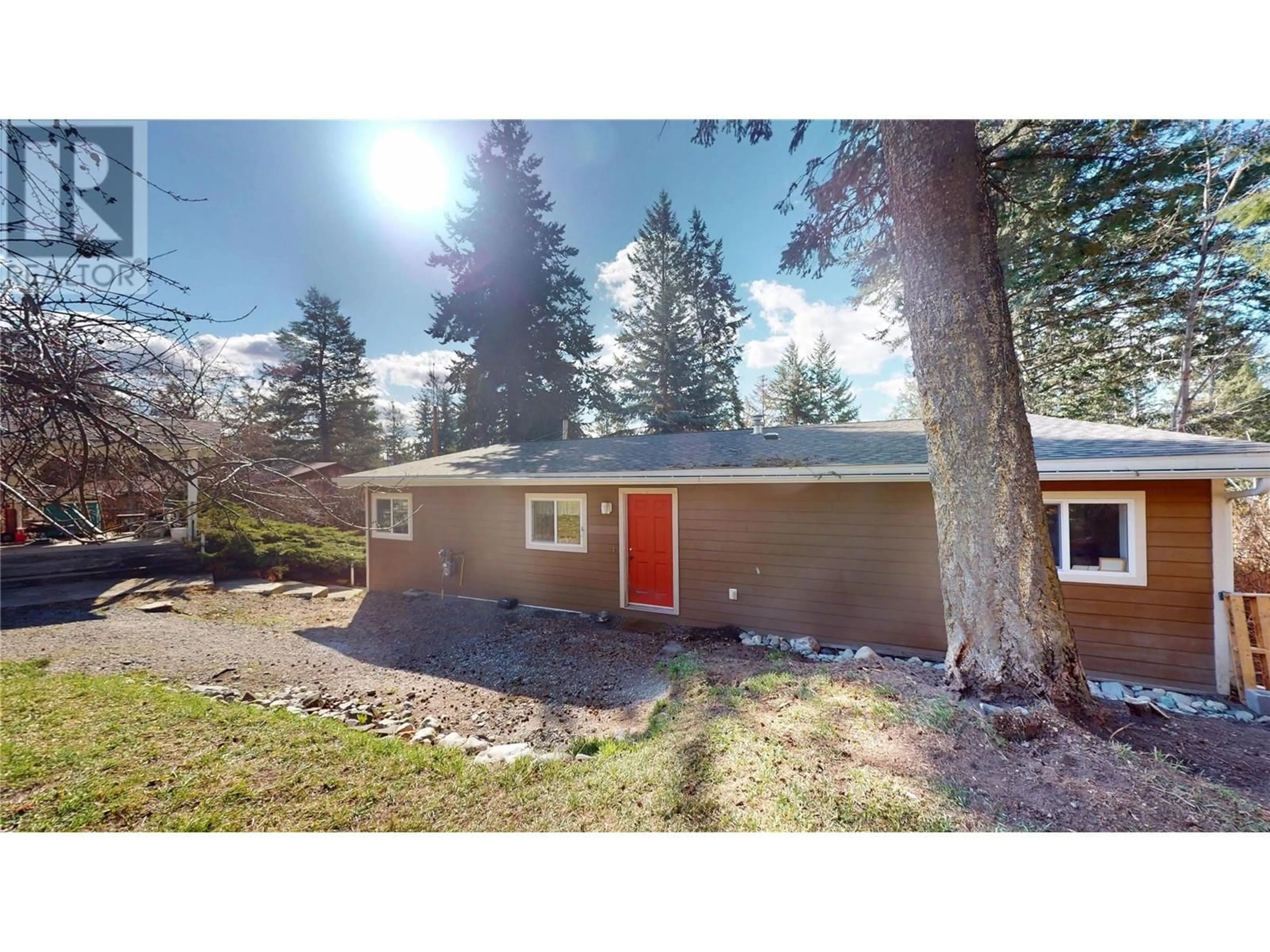 Home with vinyl exterior material, street for 1801 CARL THOMPSON ROAD, Cranbrook British Columbia V1C6V7
