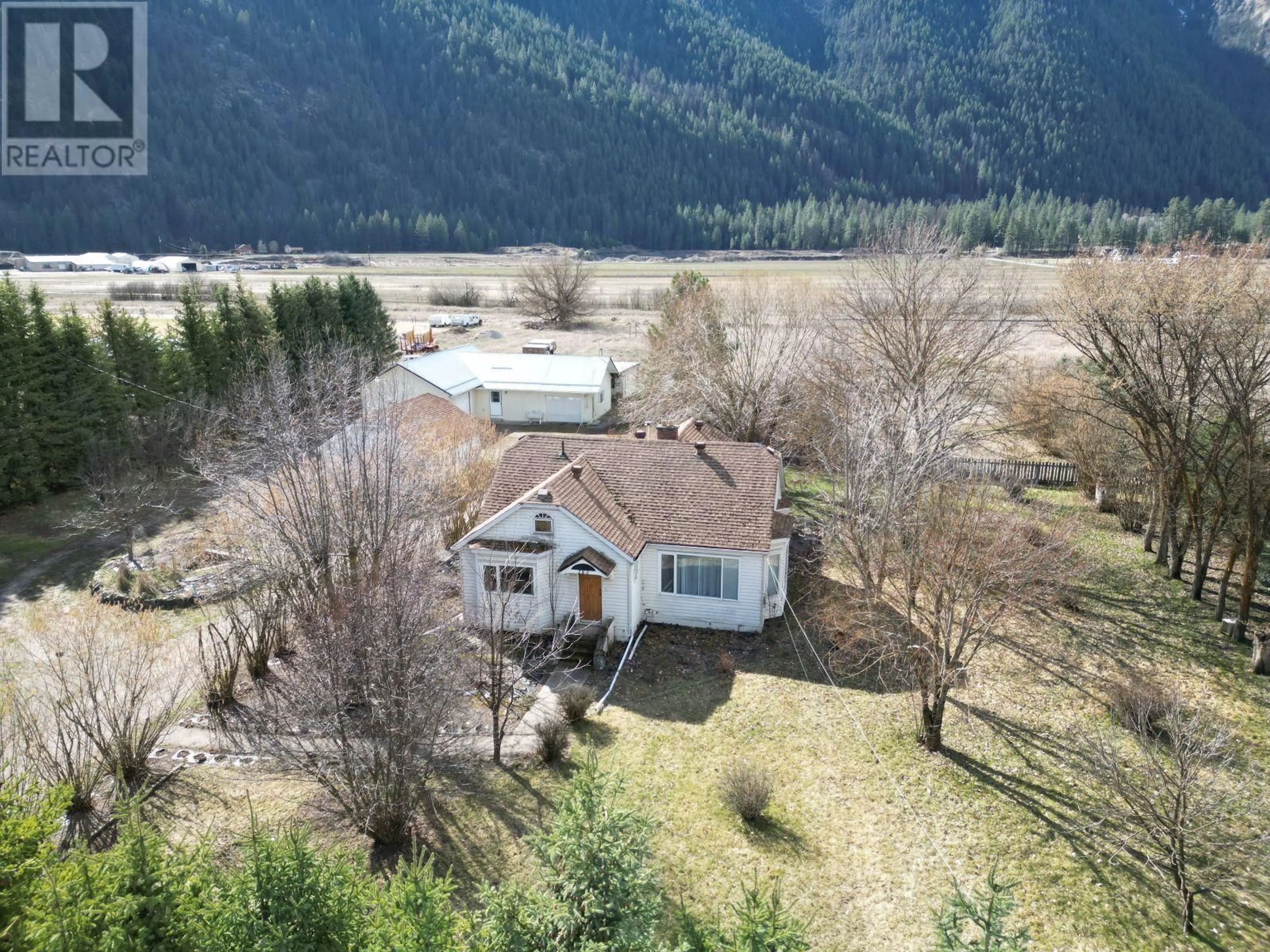 A pic from outside/outdoor area/front of a property/back of a property/a pic from drone, water/lake/river/ocean view for 280 CARSON ROAD, Grand Forks British Columbia V0H1H4