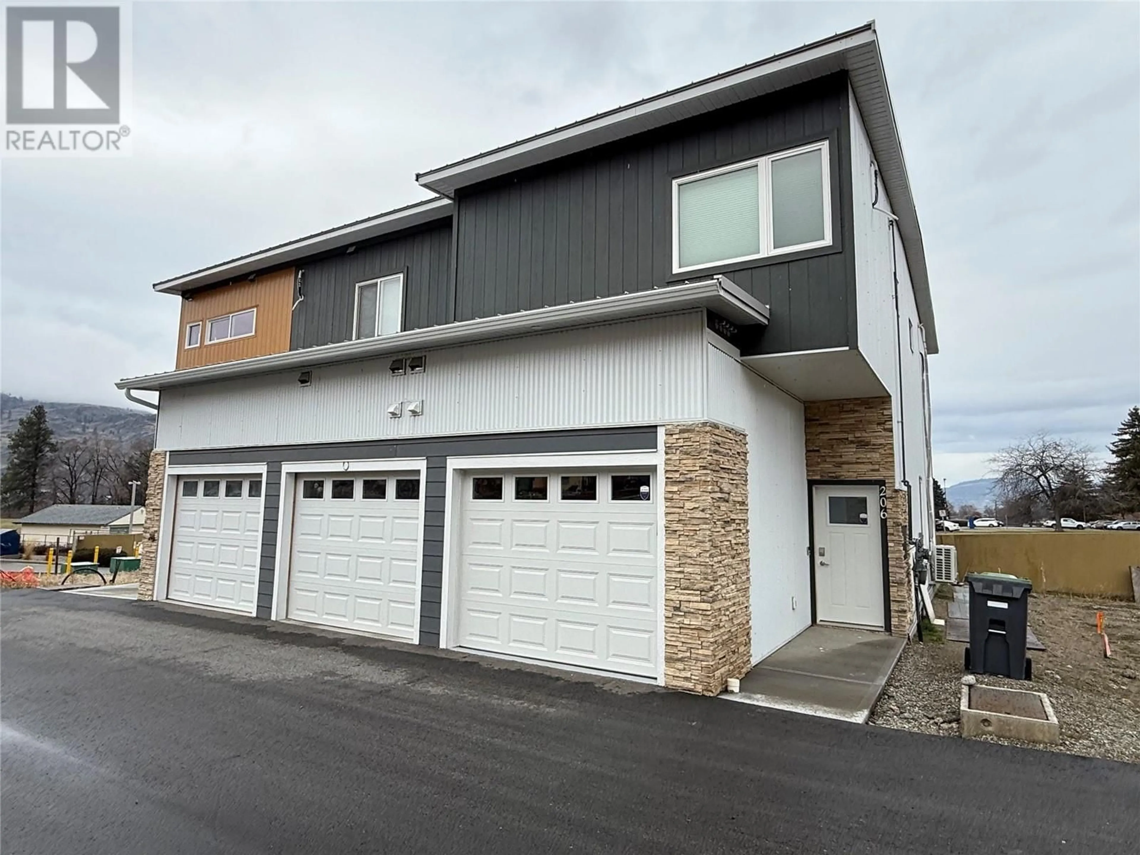 Unknown for 204 - 937 SPILLWAY ROAD, Oliver British Columbia V0H1T8