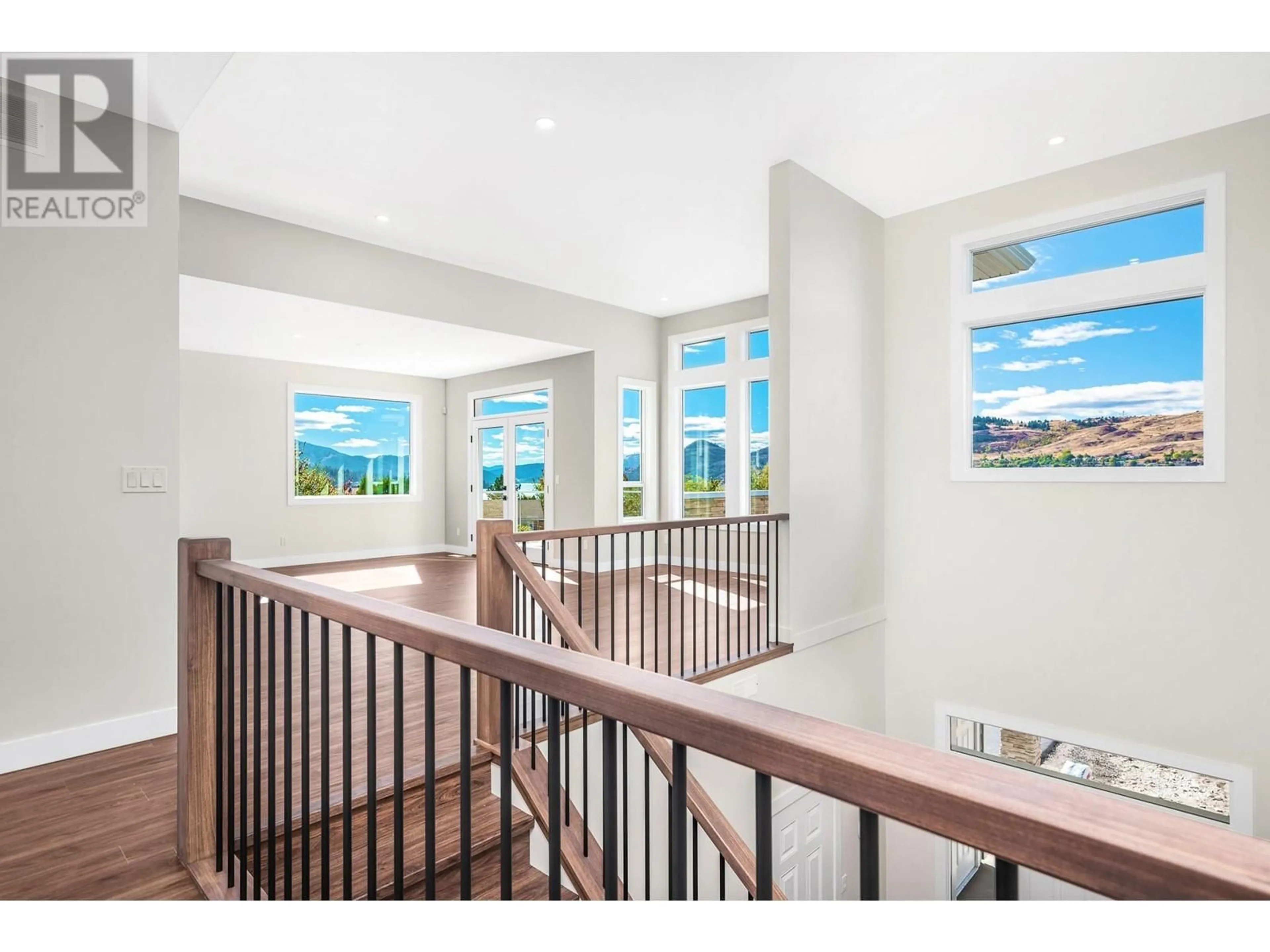 Indoor foyer for 8909 CHERRY LANE, Coldstream British Columbia V1B1W1