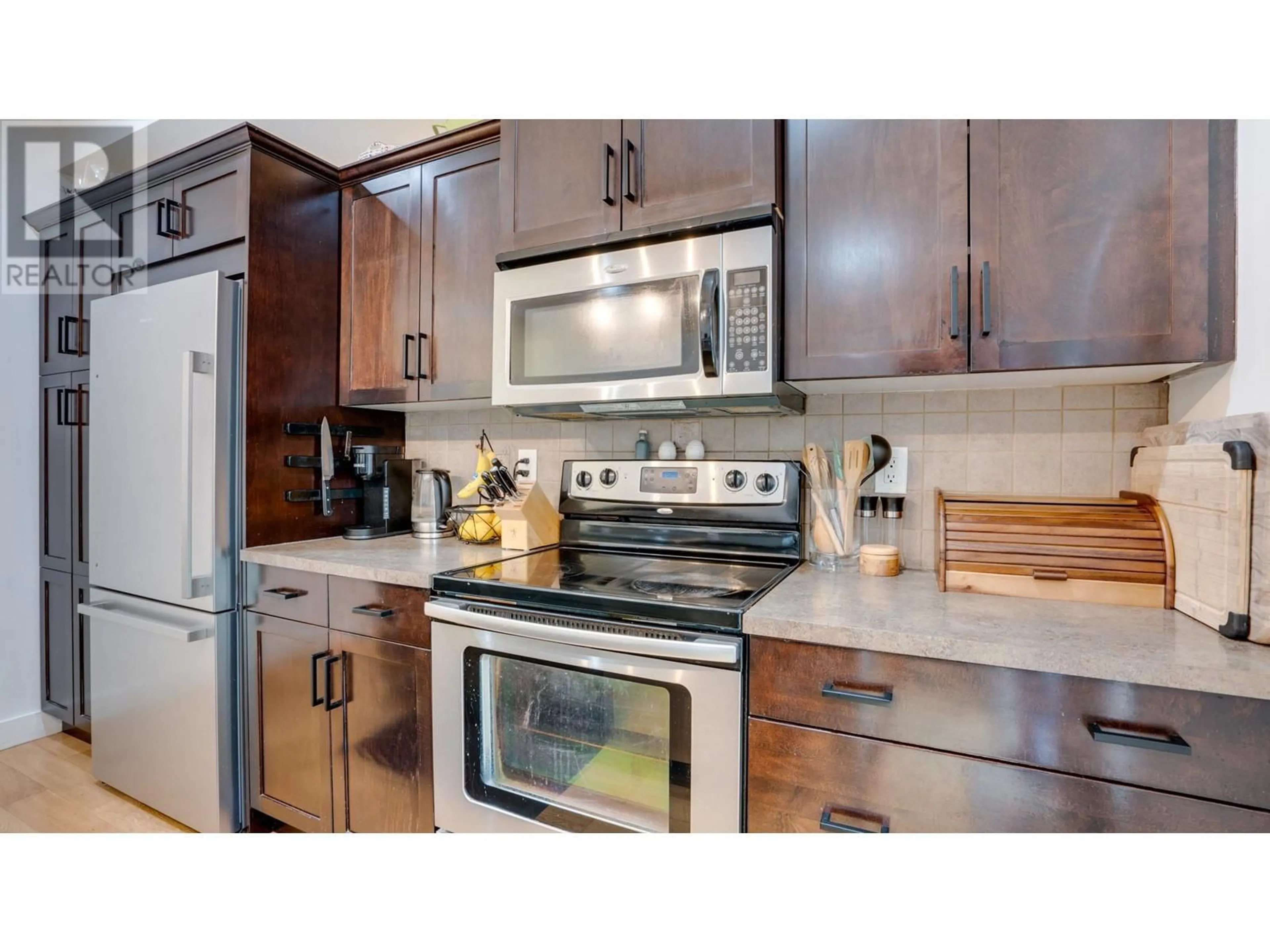 Standard kitchen, unknown for 1003 - 4900 HERITAGE DRIVE, Vernon British Columbia V1T9X1