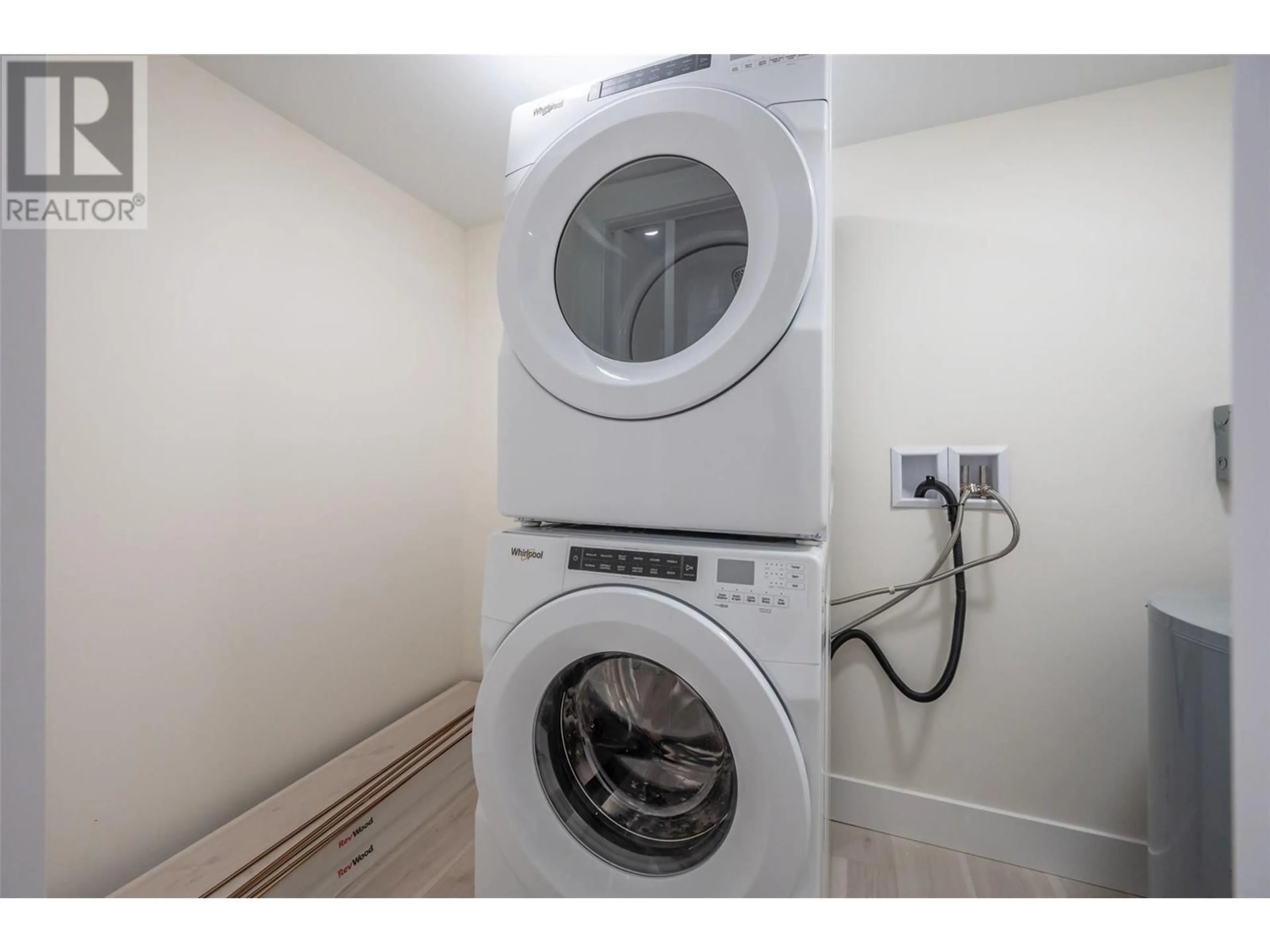 Laundry room for 207 - 217 ELM AVENUE, Penticton British Columbia V2A3W1