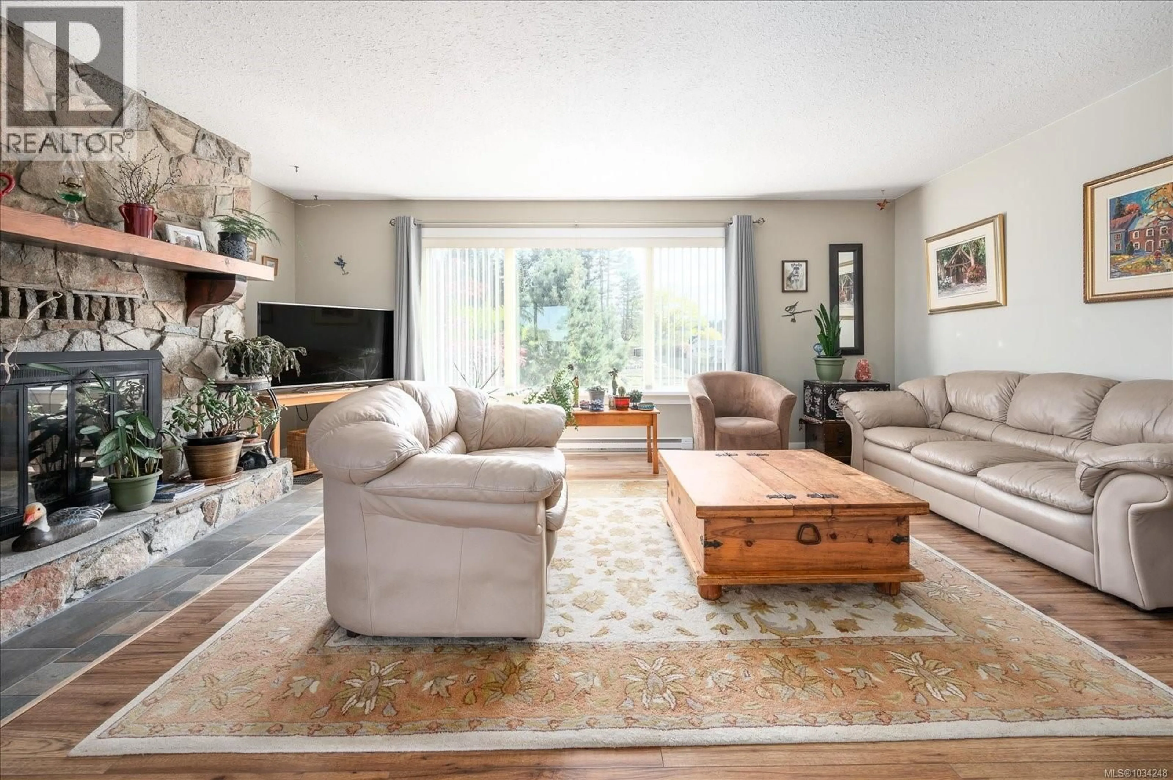 Living room with furniture, unknown for 1583 JUAN DE FUCA BOULEVARD, Parksville British Columbia V9P1Y2