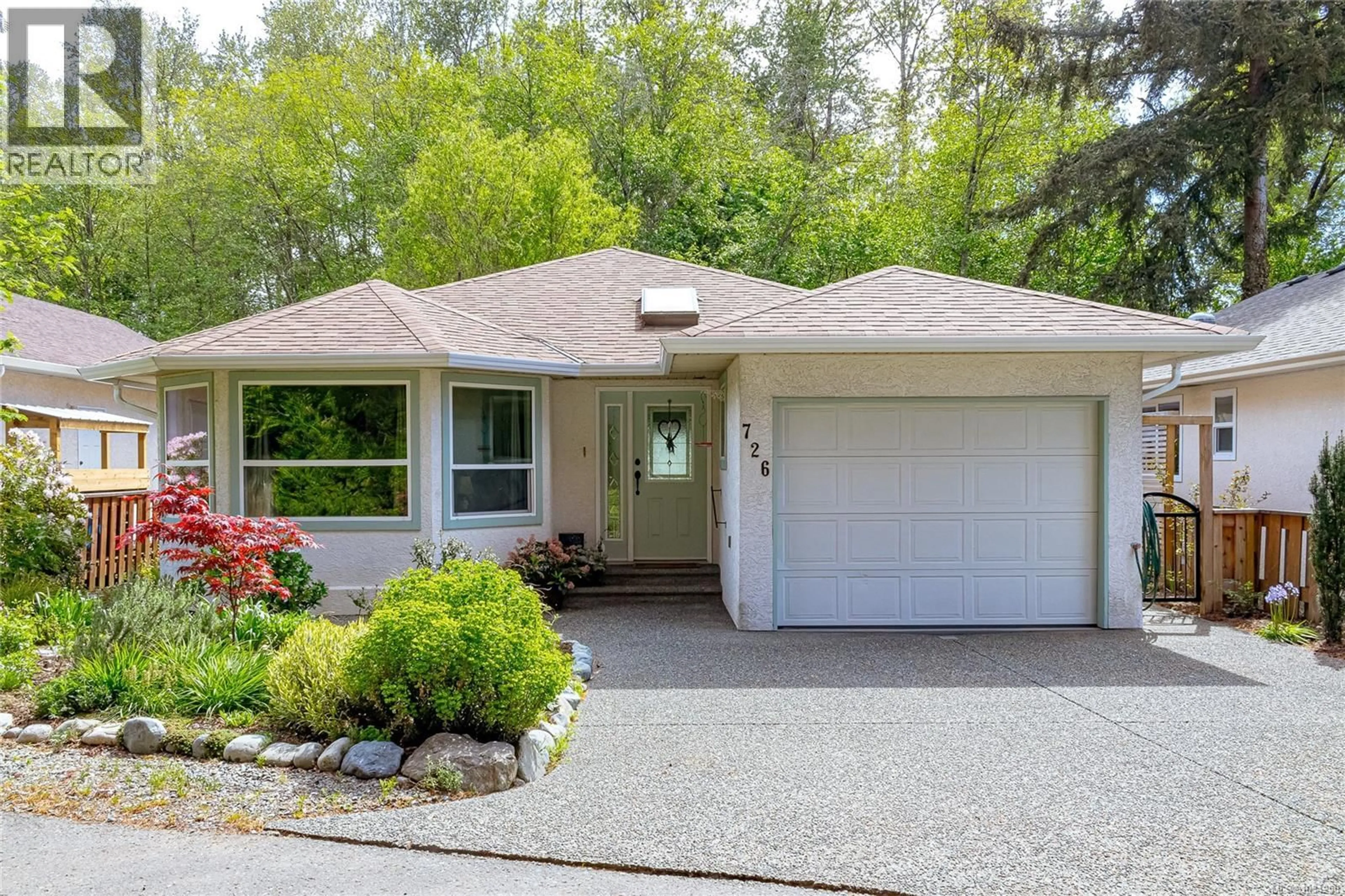 Home with vinyl exterior material, street for 726 PARK PLACE, Duncan British Columbia V9L2J5