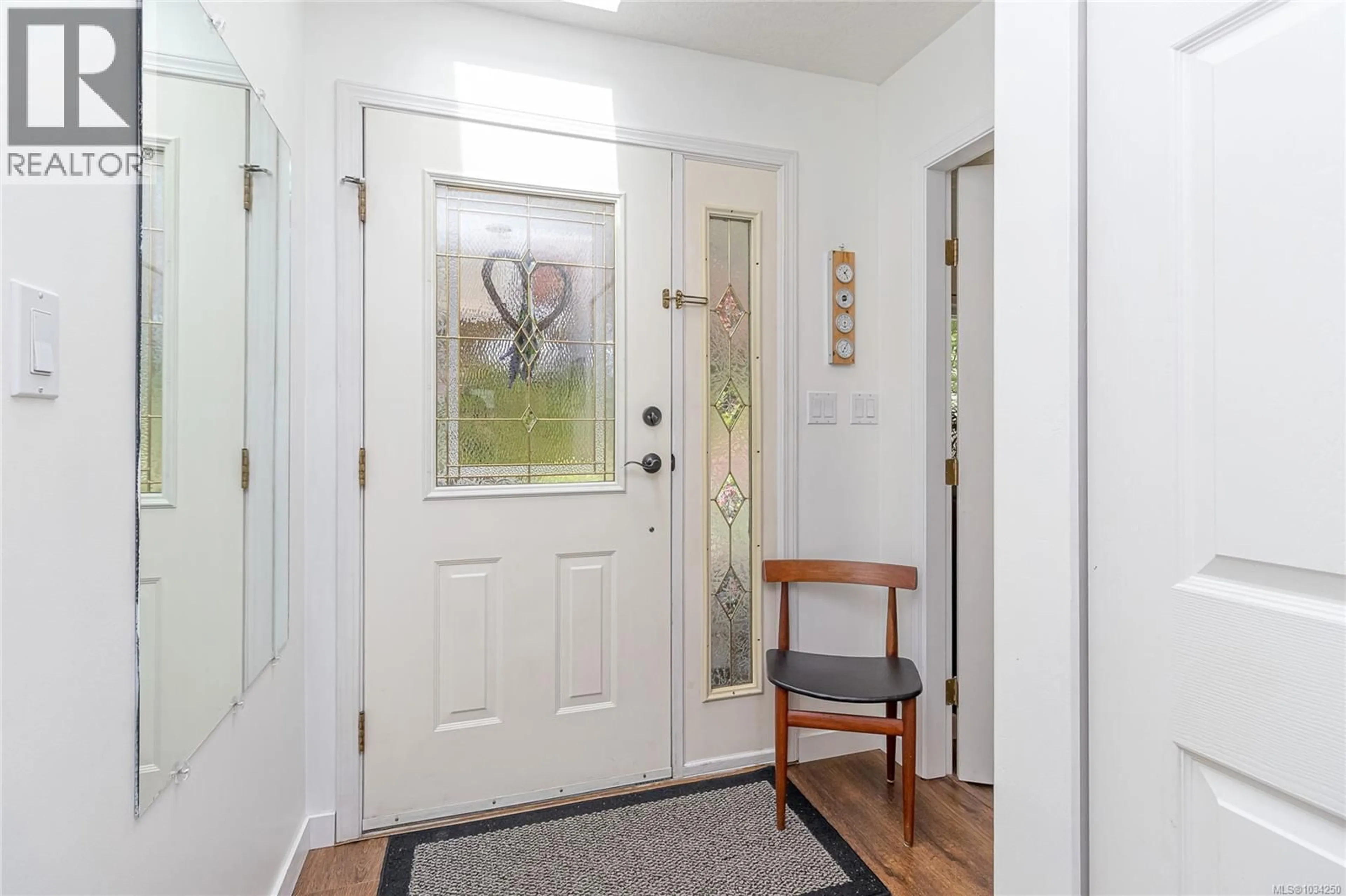 Indoor entryway for 726 PARK PLACE, Duncan British Columbia V9L2J5