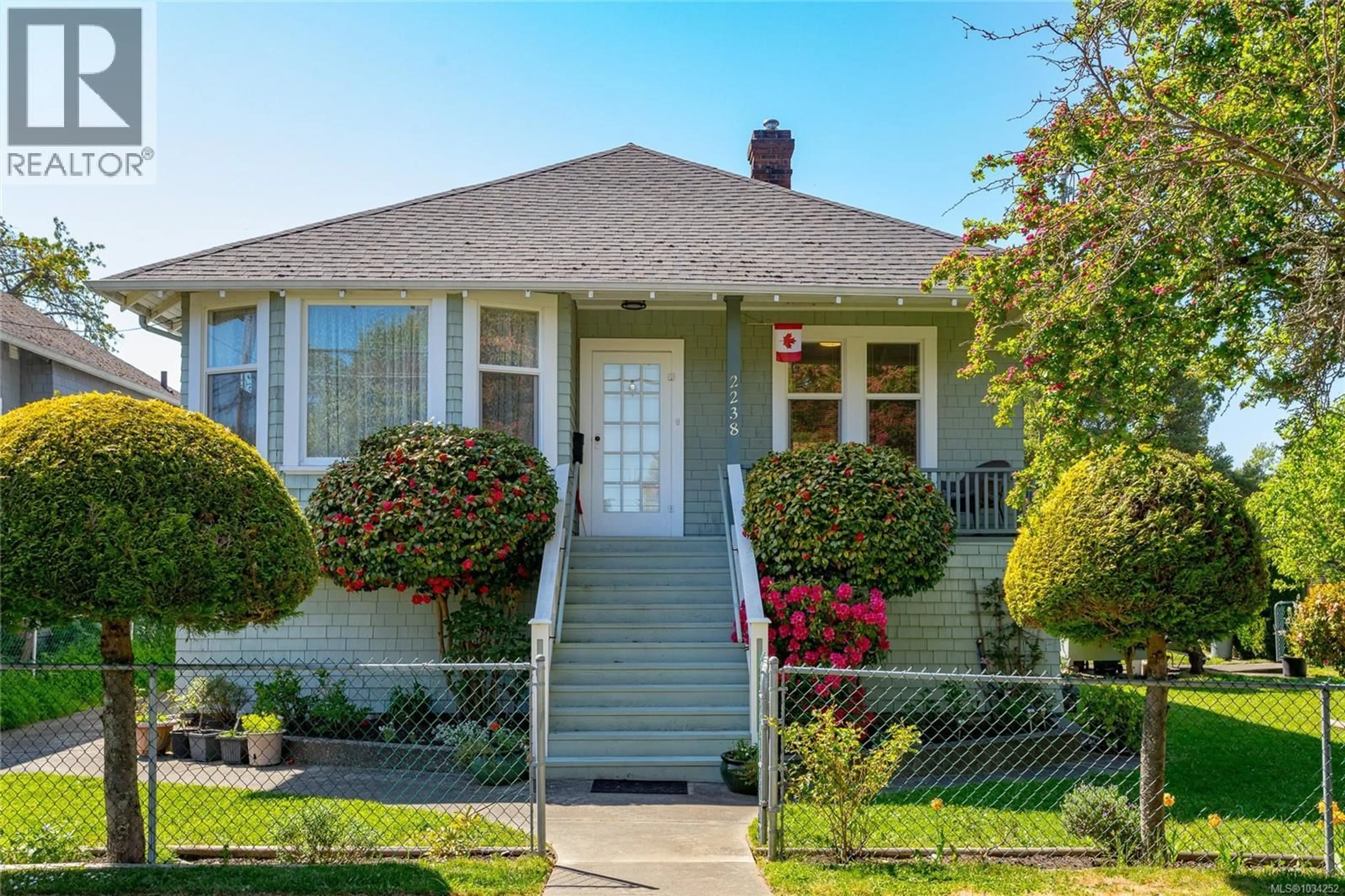 Home with vinyl exterior material, street for 2238 SHAKESPEARE STREET, Victoria British Columbia V8R4G1