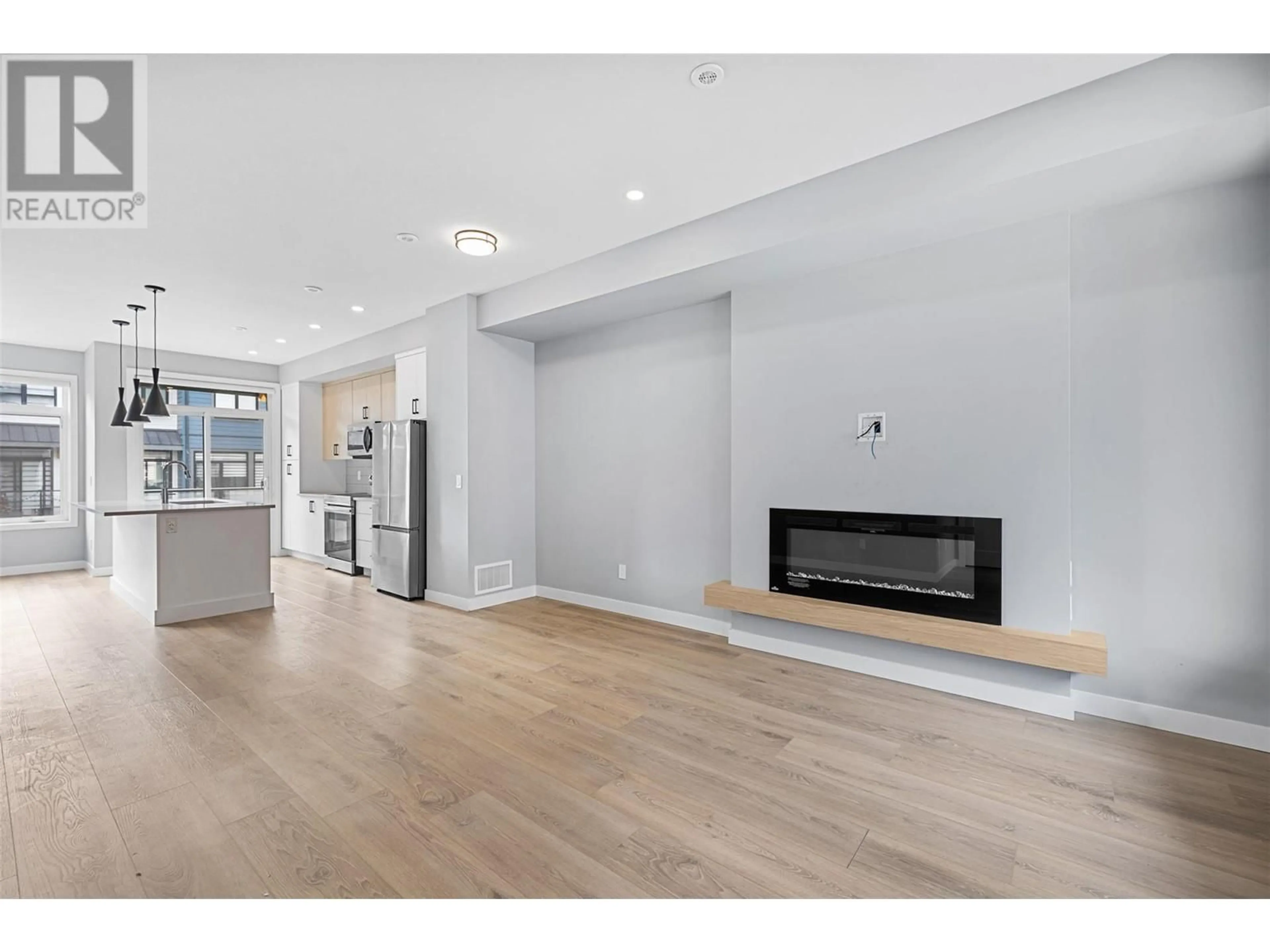 Unknown for 132 - 1435 CARA GLEN COURT, Kelowna British Columbia V1V0G1