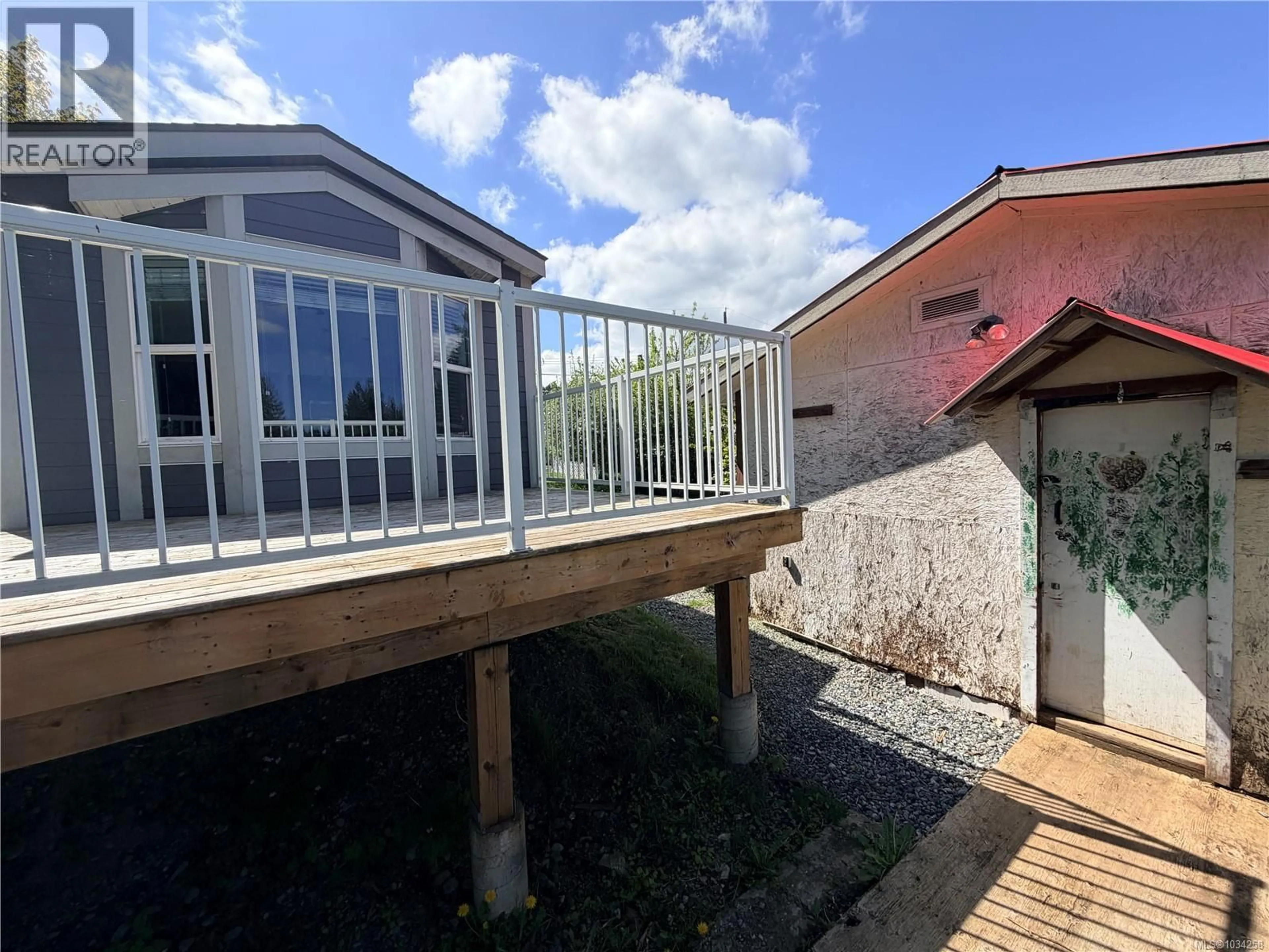 Patio, street for 1322 BIRCHWOOD ROAD, Ladysmith British Columbia V9G1R5