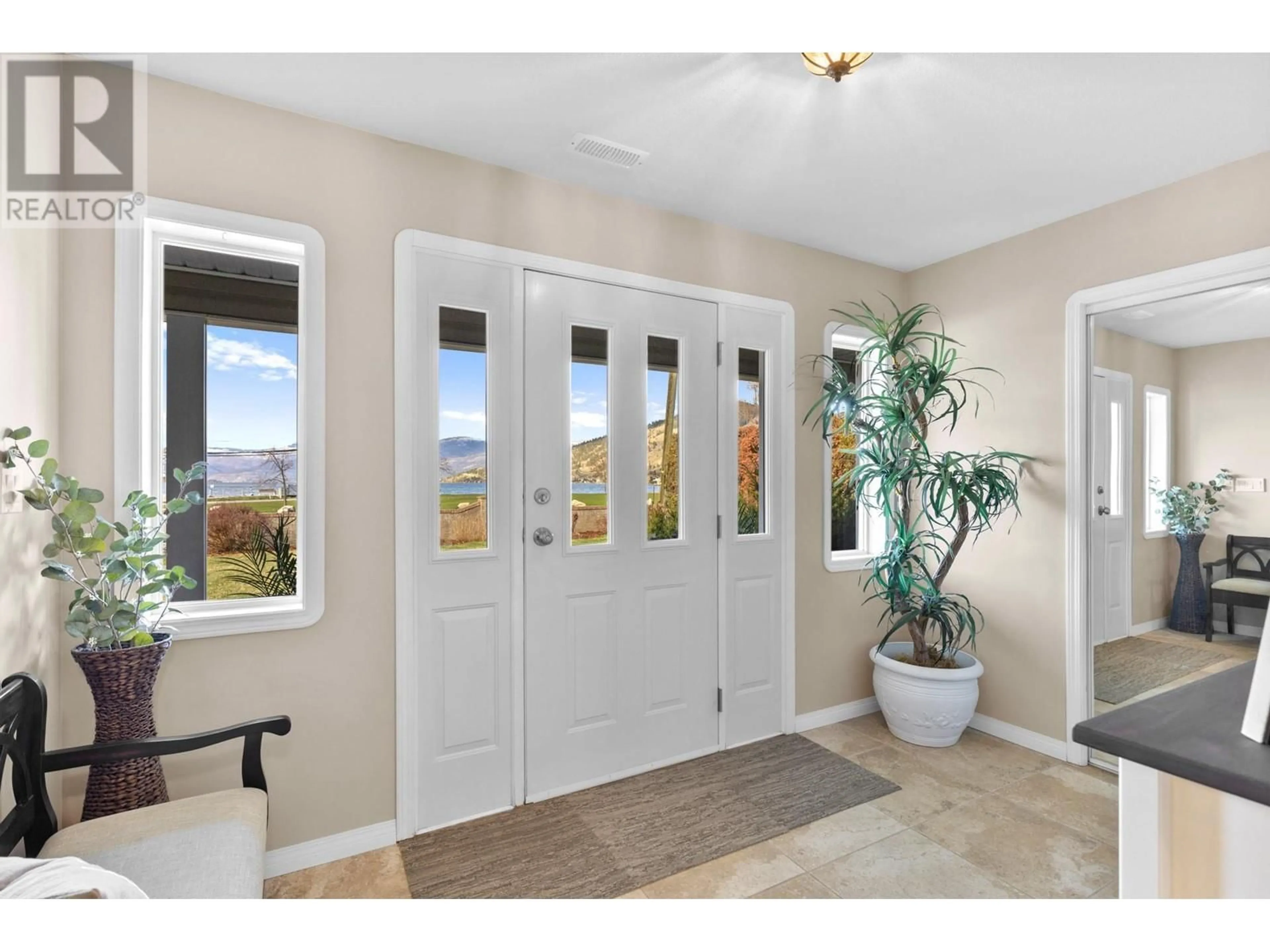 Indoor entryway for 7115 TRONSON ROAD, Vernon British Columbia V1T6L7