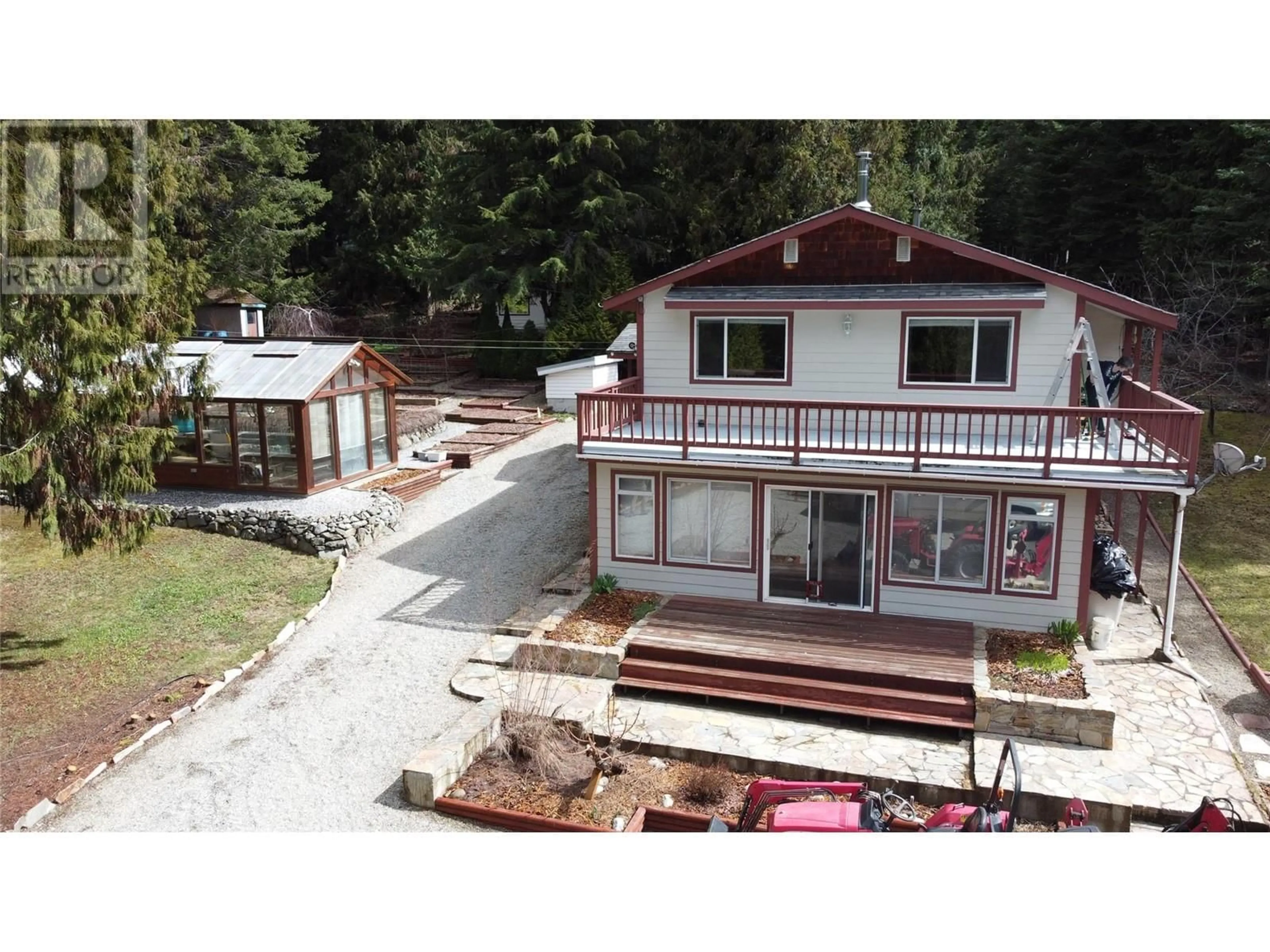 A pic from outside/outdoor area/front of a property/back of a property/a pic from drone, unknown for 2698 BEAVERBROOK ROAD, Fruitvale British Columbia V0G1L1