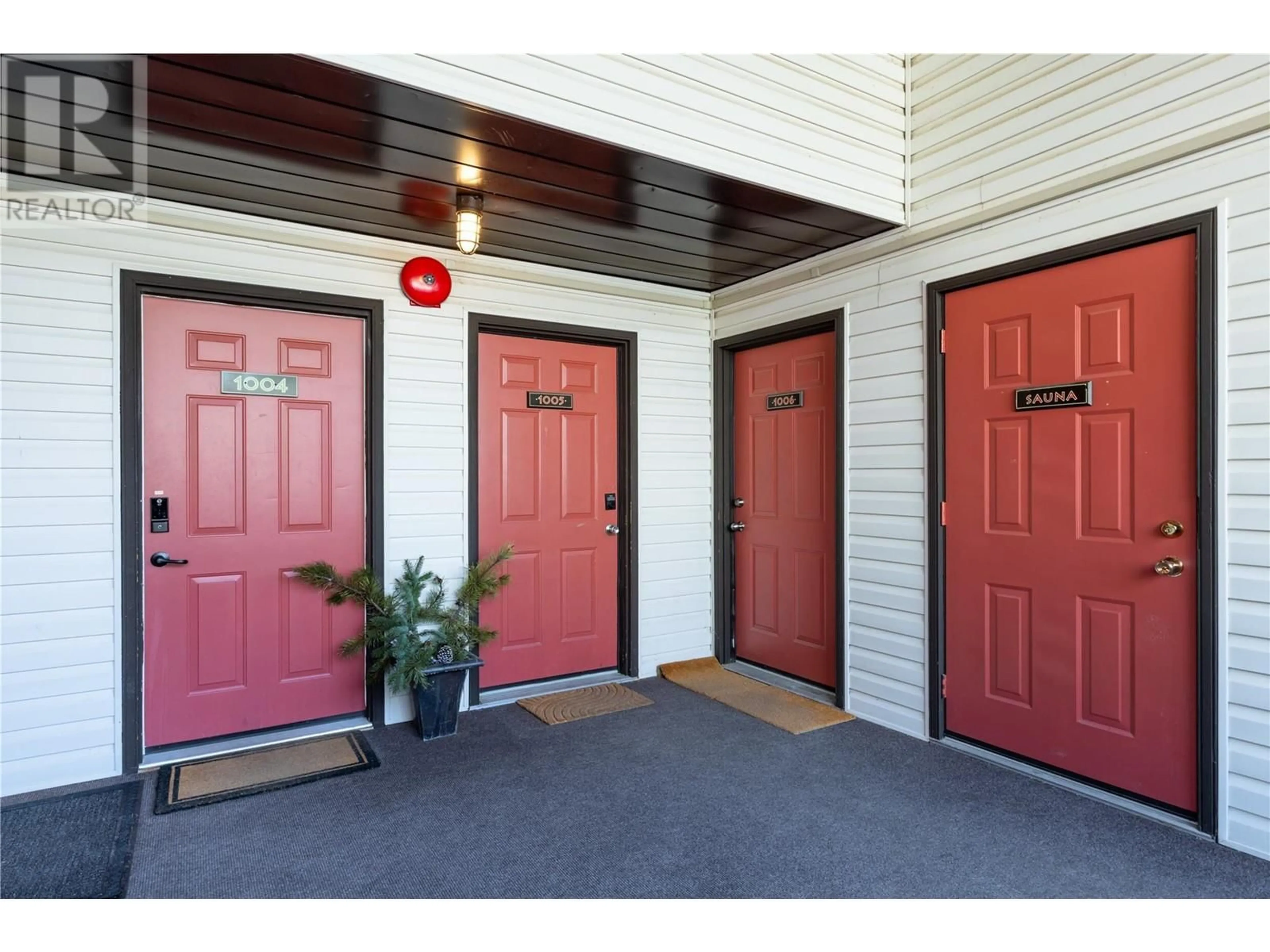 Indoor entryway for 1005 - 930 DOGWOOD DRIVE, Kimberley British Columbia V1A3E9