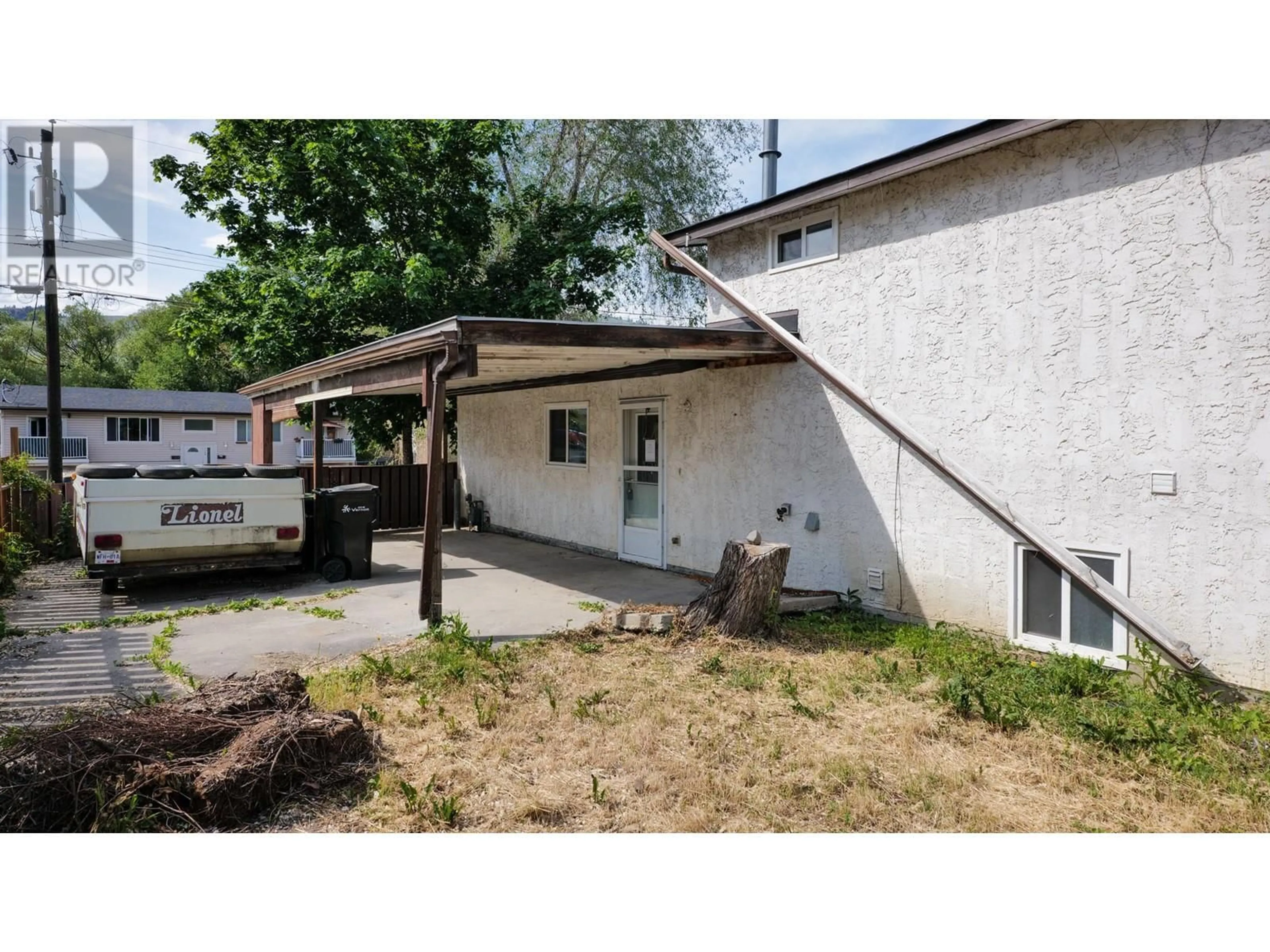 Patio, building for 1701 45TH STREET, Vernon British Columbia V1T7P9