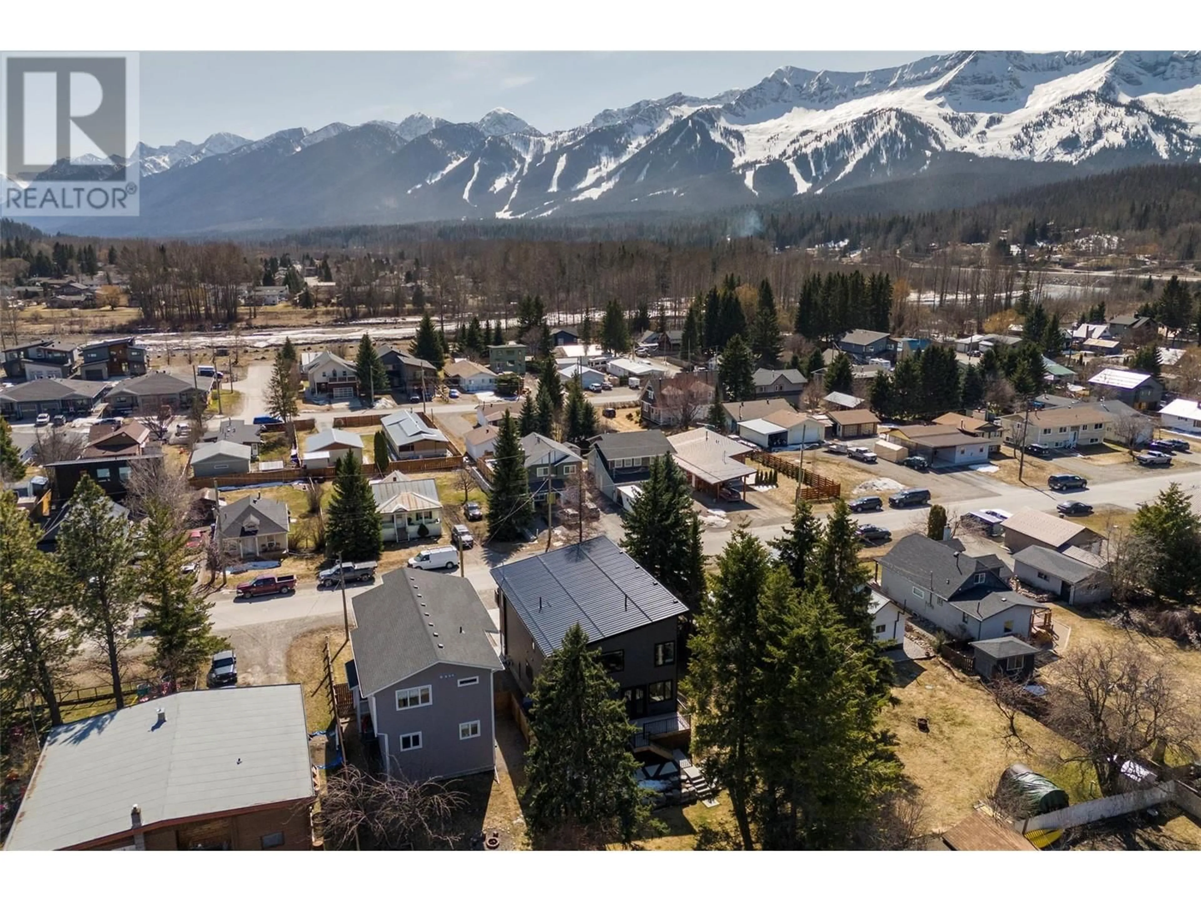 A pic from outside/outdoor area/front of a property/back of a property/a pic from drone, mountain view for 1129 MCLEOD AVENUE, Fernie British Columbia V0B1M1