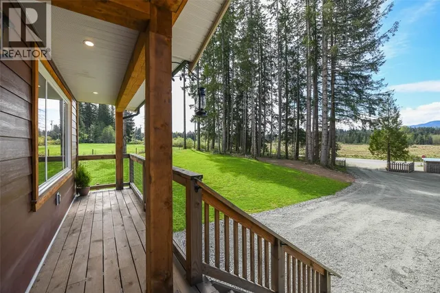 7594 ISLAND HIGHWAY NORTH, Merville 5