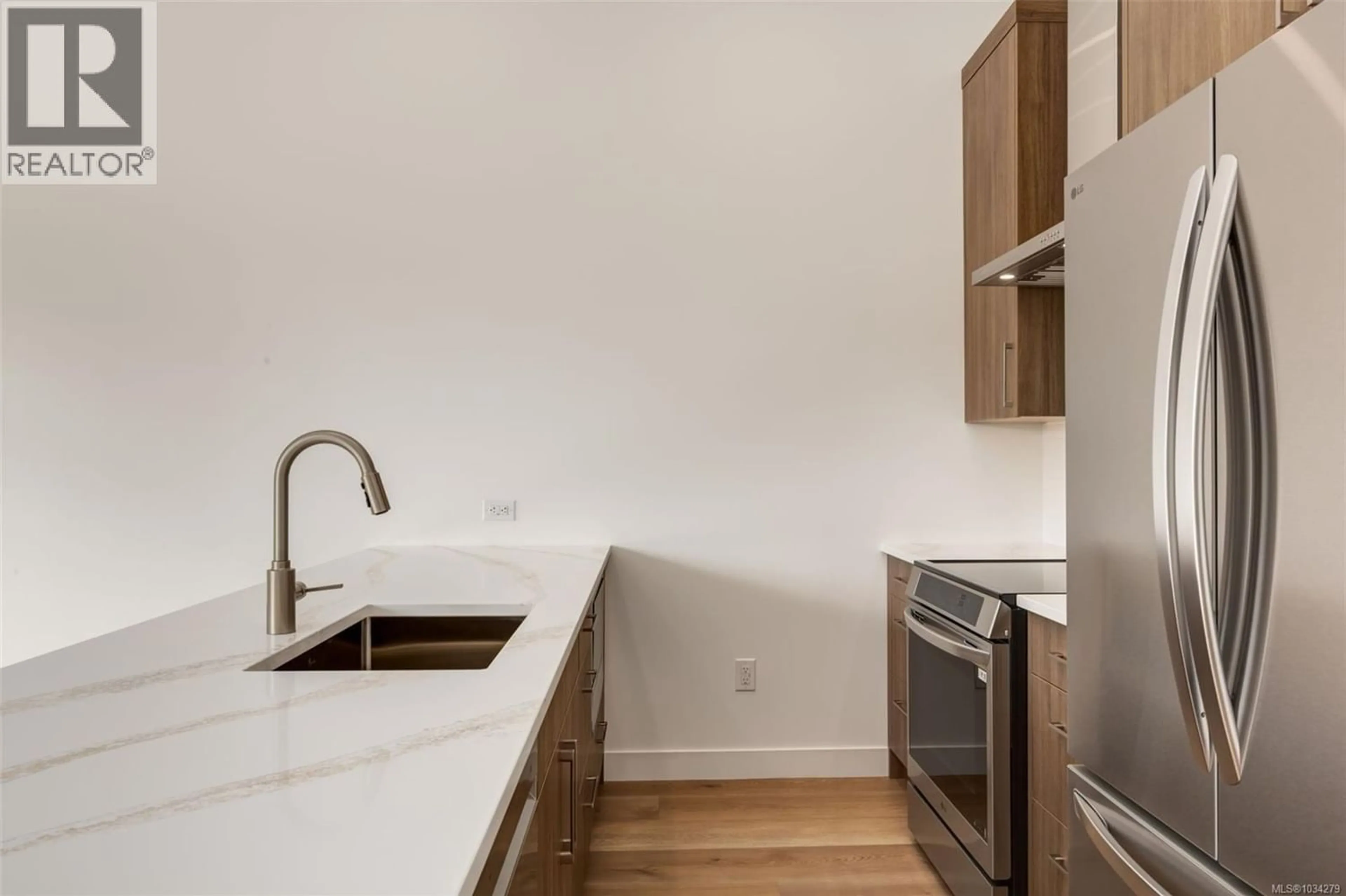 Standard kitchen, unknown for 303 - 7181 LANTZVILLE ROAD, Lantzville British Columbia V0R2H0
