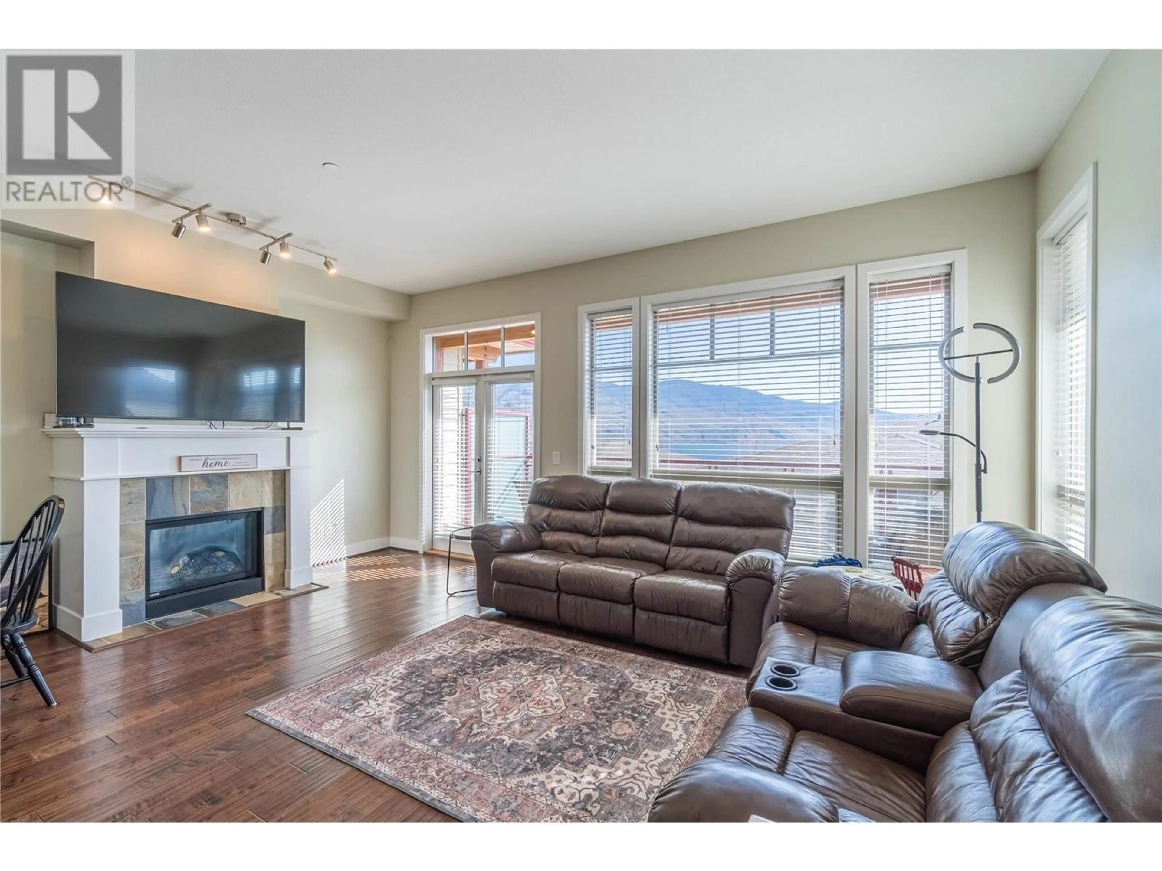Living room with furniture, unknown for 19 - 175 HOLLOWAY DRIVE, Kamloops British Columbia V1S0B2