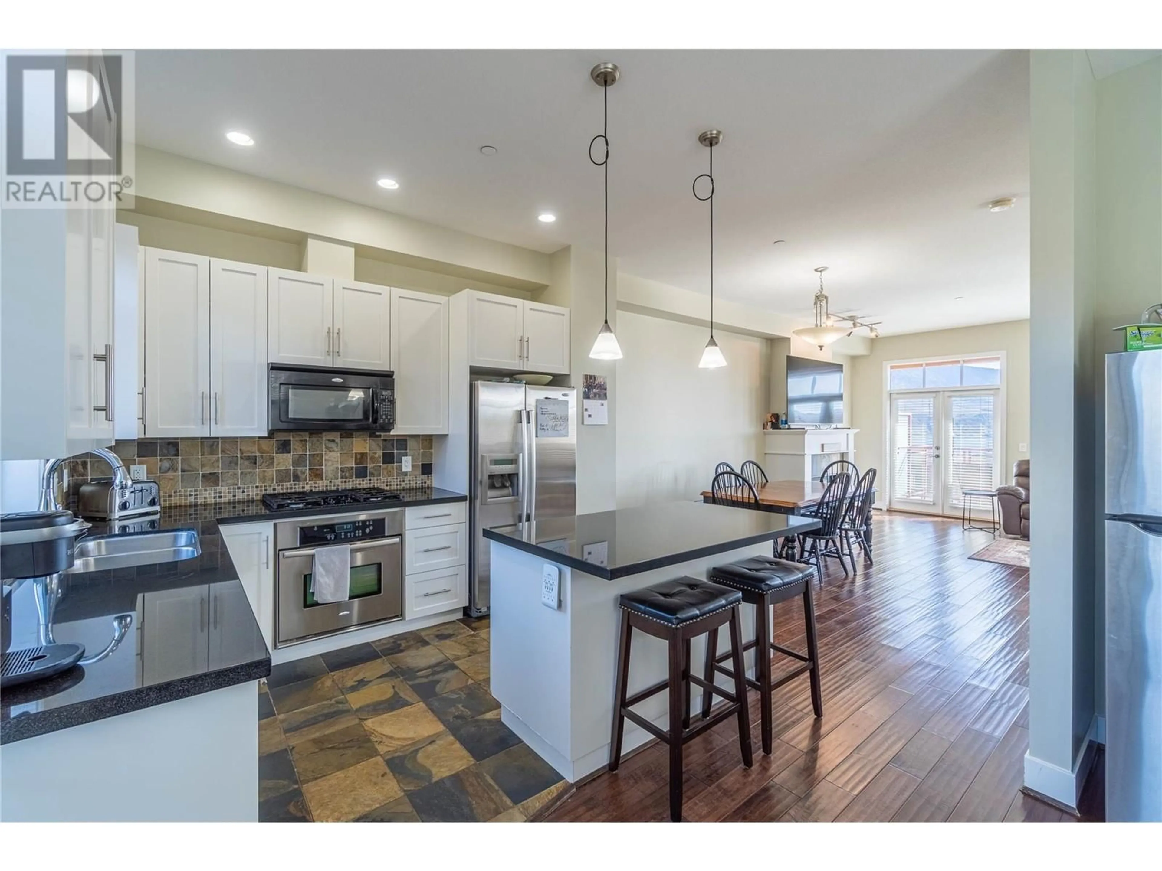 Open concept kitchen, ceramic/tile floor for 19 - 175 HOLLOWAY DRIVE, Kamloops British Columbia V1S0B2