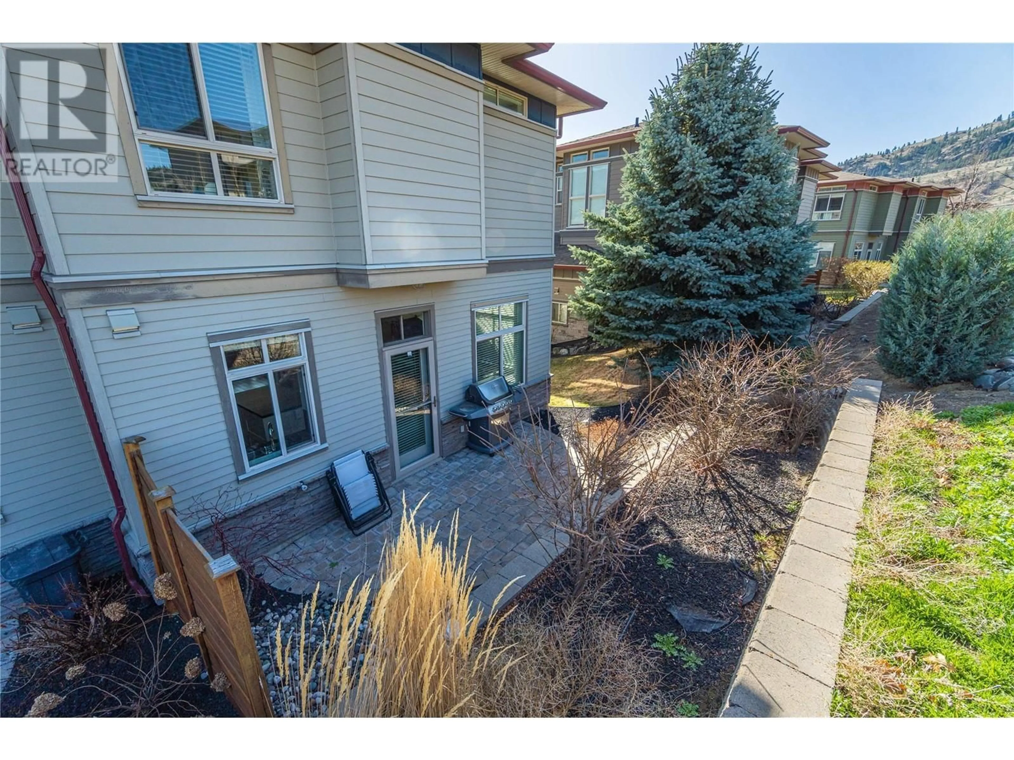 A pic from outside/outdoor area/front of a property/back of a property/a pic from drone, street for 19 - 175 HOLLOWAY DRIVE, Kamloops British Columbia V1S0B2