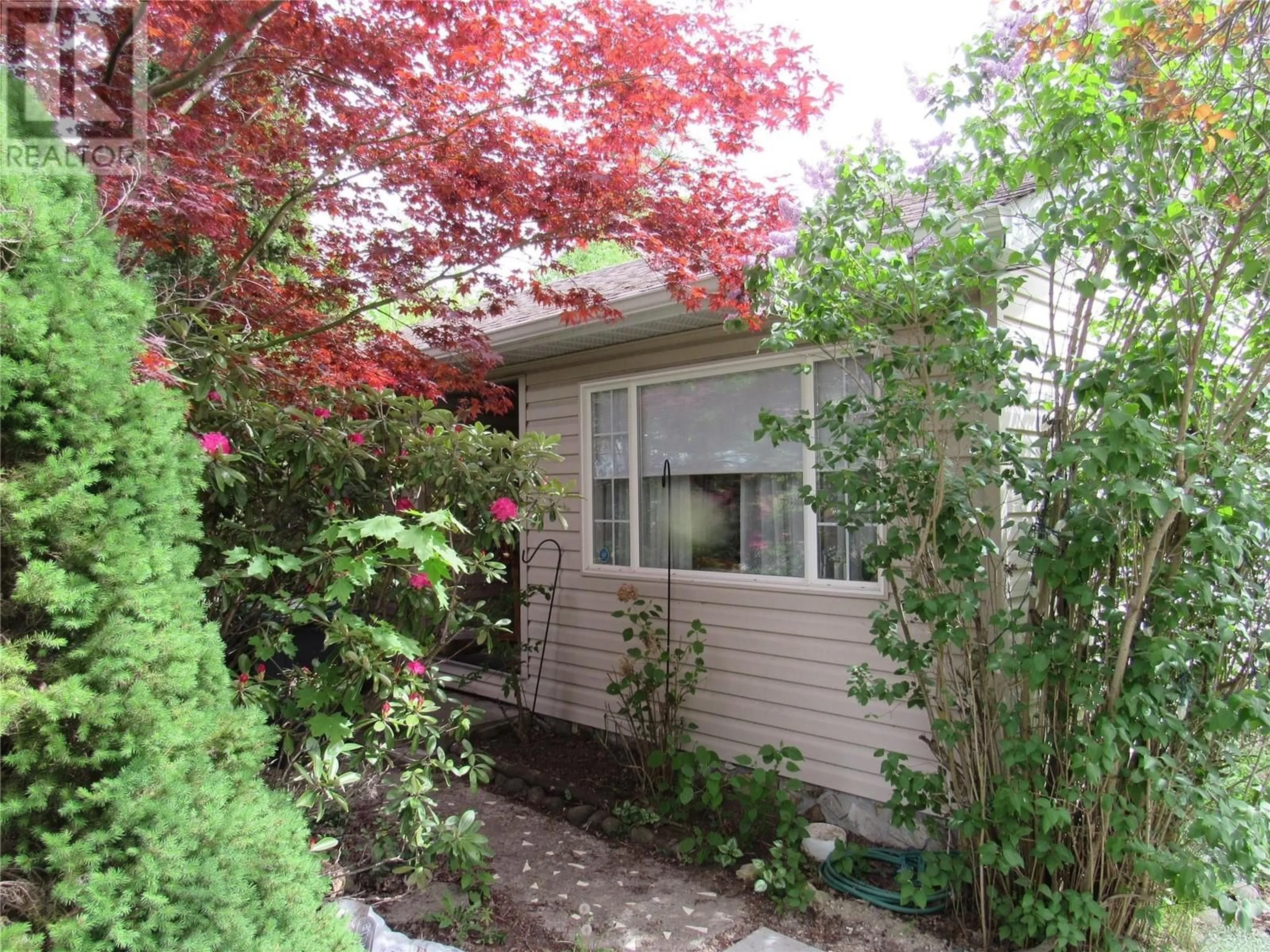 Unknown for 813 11TH STREET, Castlegar British Columbia V1N2J7