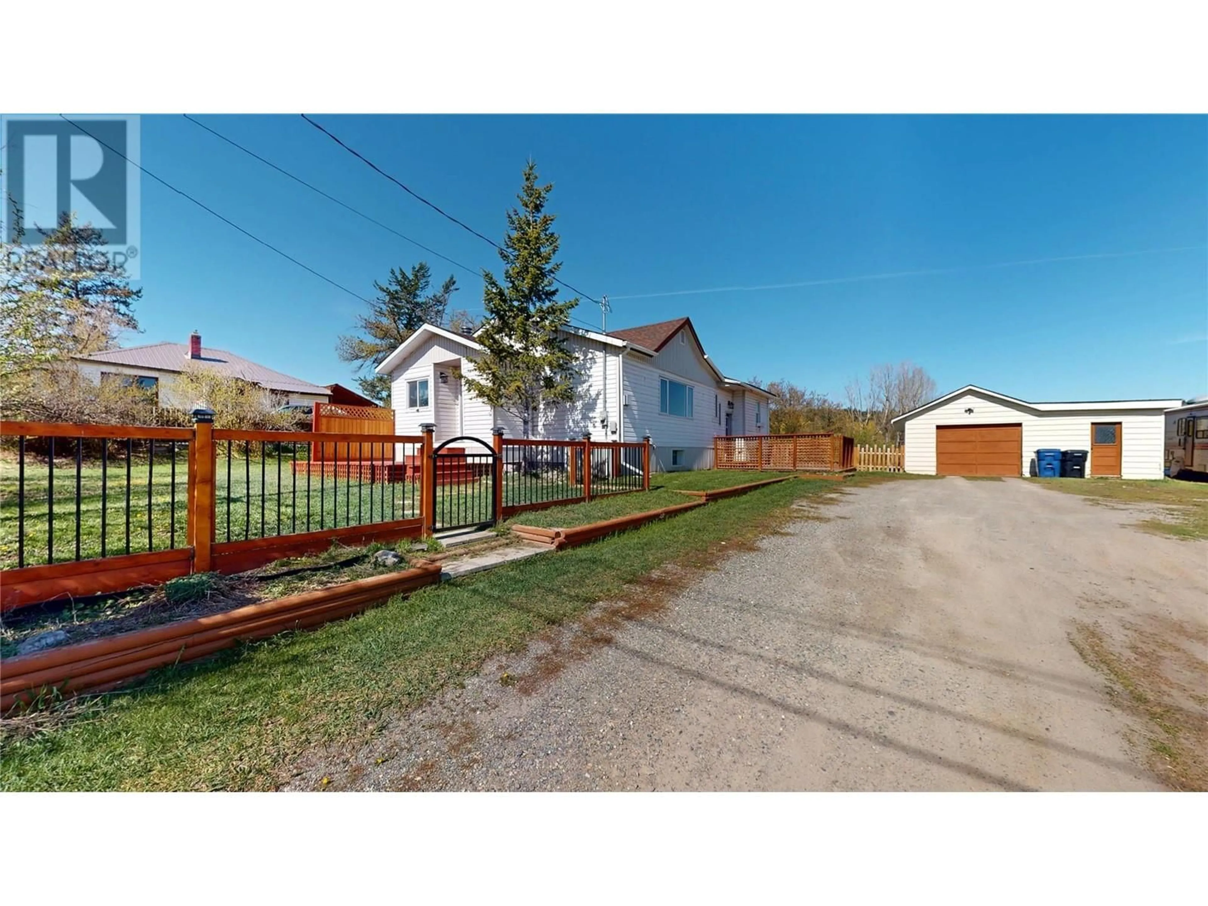 A pic from outside/outdoor area/front of a property/back of a property/a pic from drone, street for 53 LITTLE VAN HORNE STREET SOUTH, Cranbrook British Columbia V1C1Z7