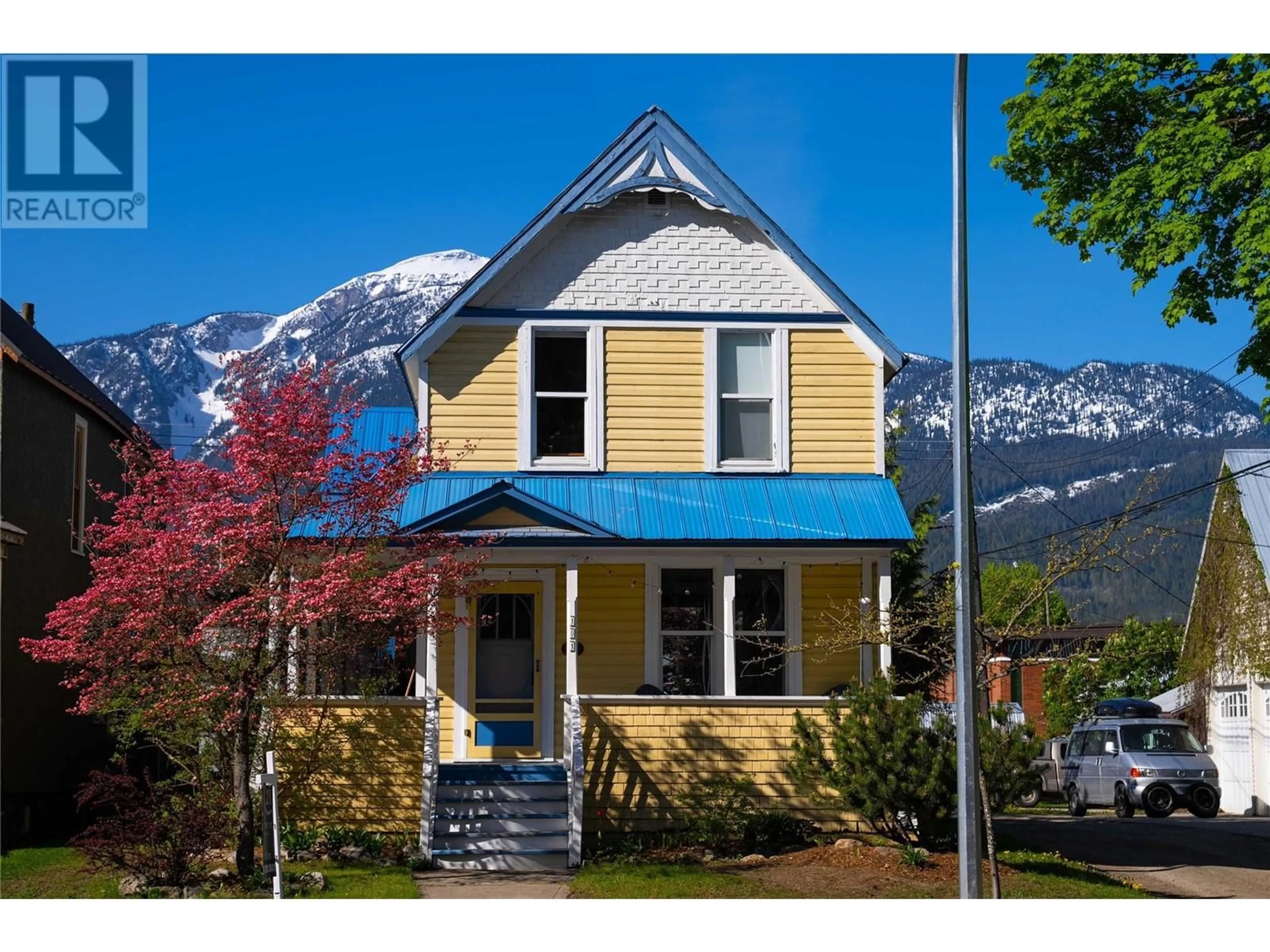 Home with vinyl exterior material, mountain view for 101 THIRD STREET, STREET EAST, Revelstoke British Columbia V0E2S0