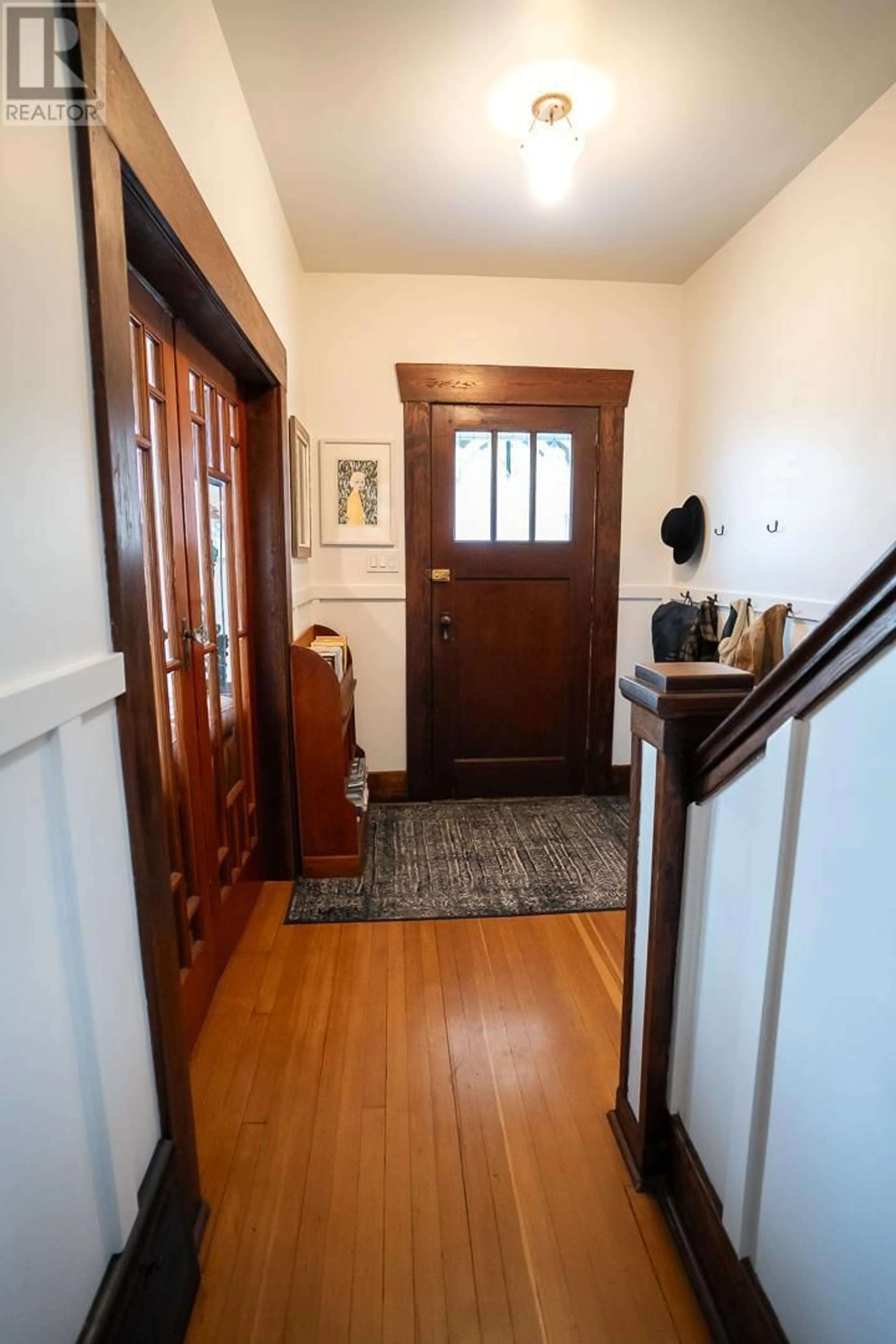 Indoor entryway for 101 THIRD STREET, STREET EAST, Revelstoke British Columbia V0E2S0